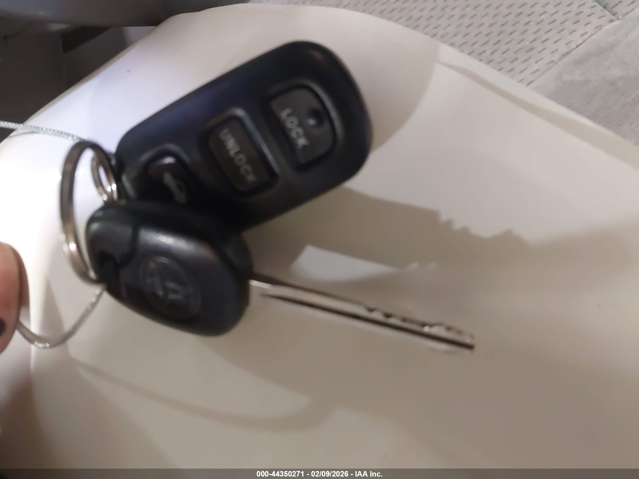 TOYOTA CAMRY image 11