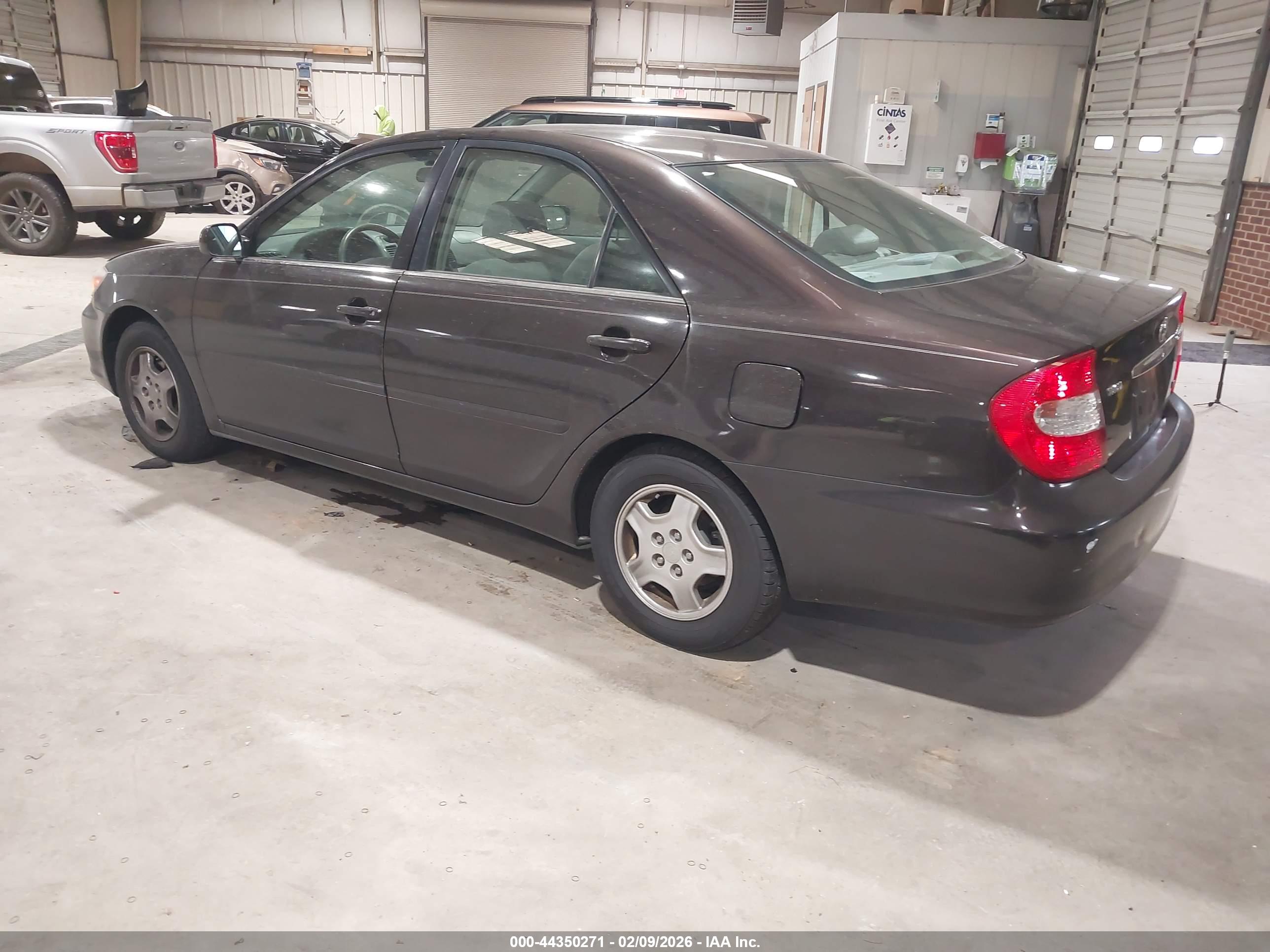 TOYOTA CAMRY image 3