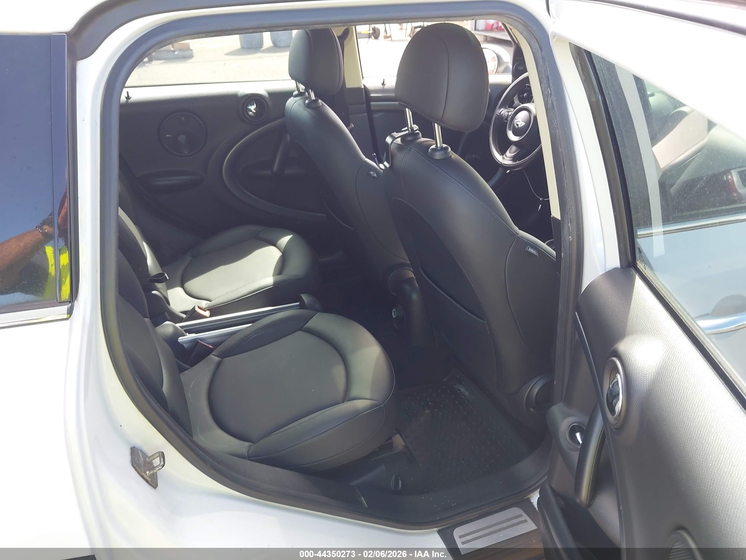 MINI COOPER image 8