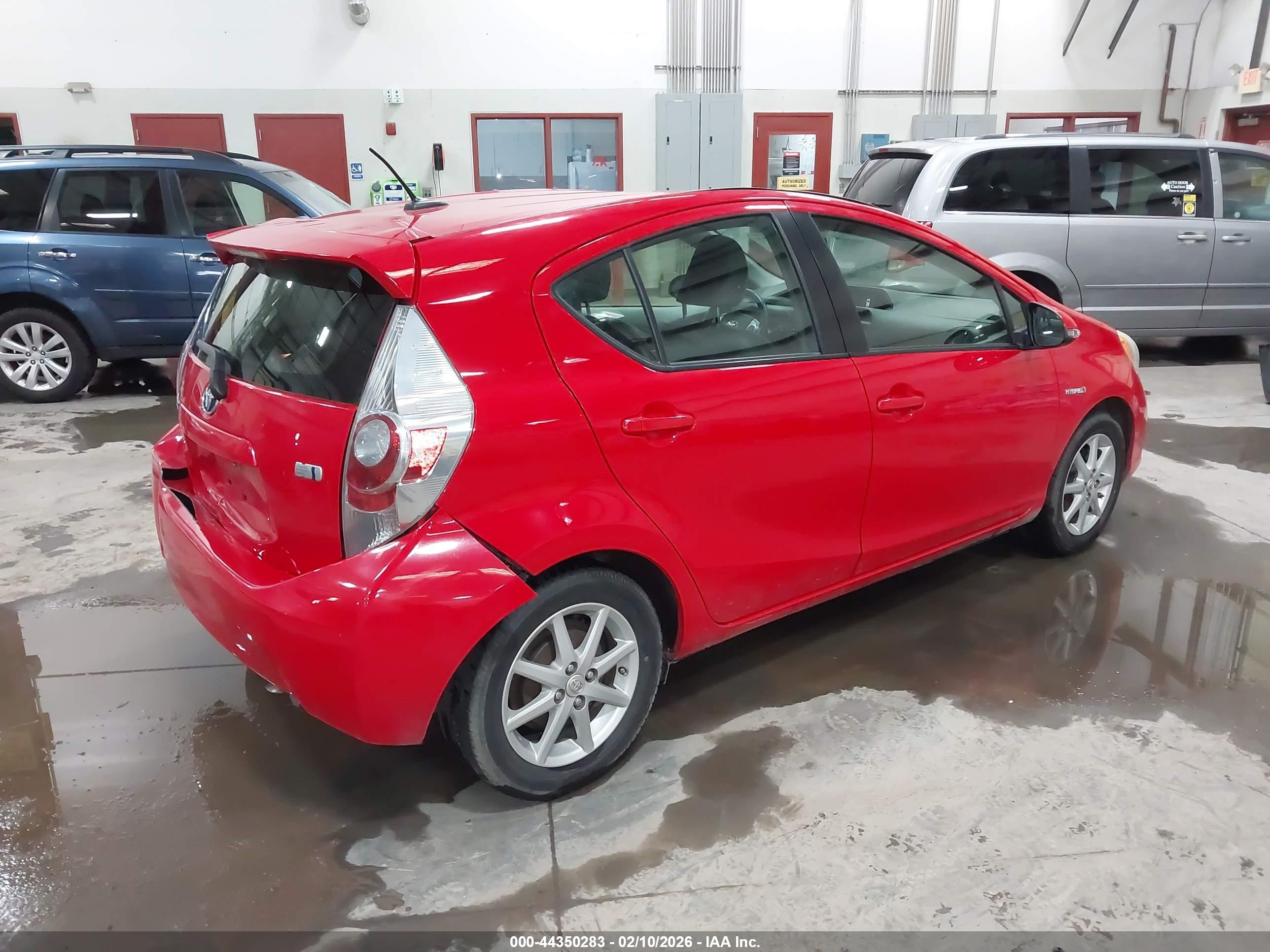 TOYOTA PRIUS image 4