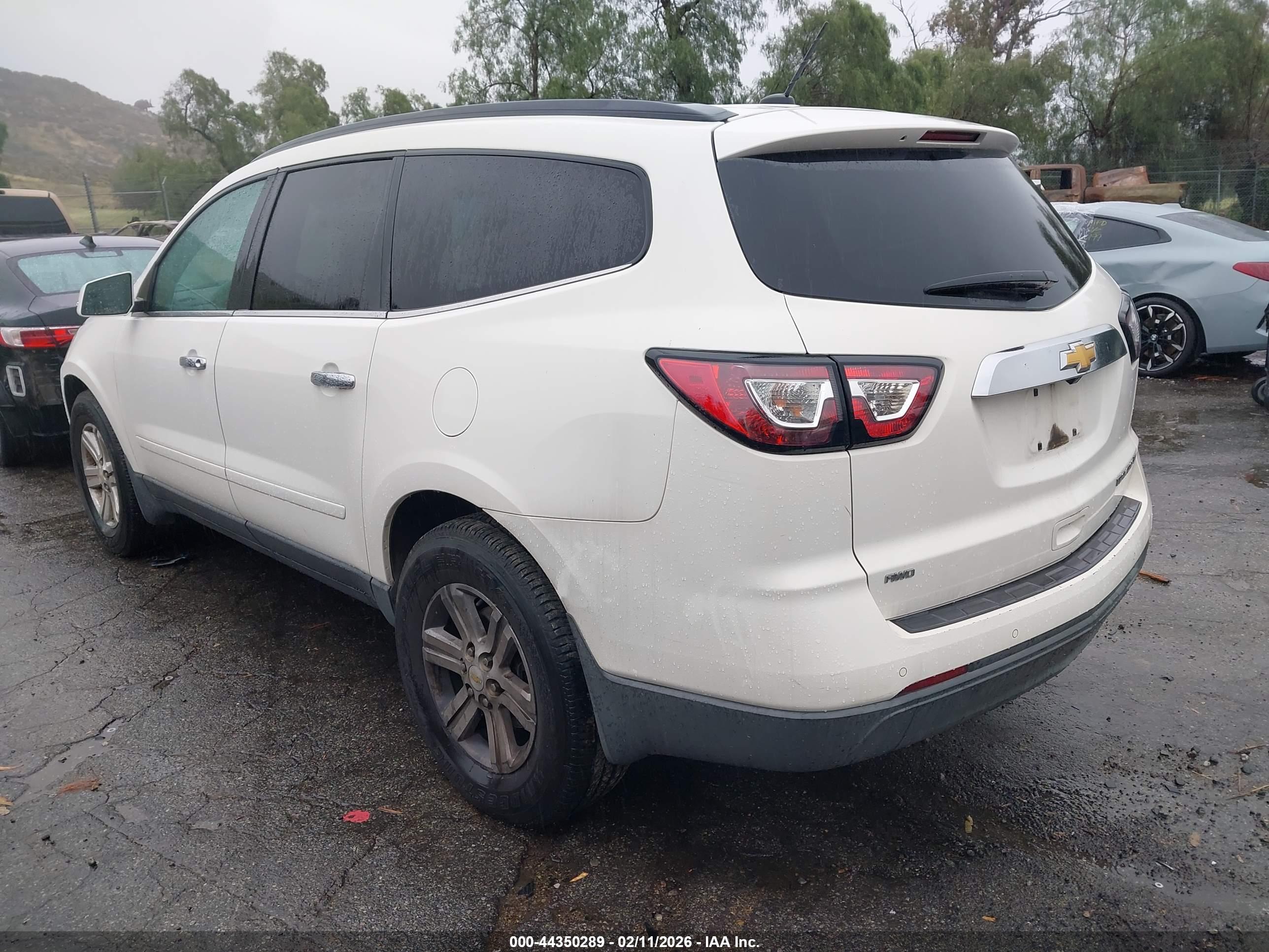 CHEVROLET TRAVERSE image 3