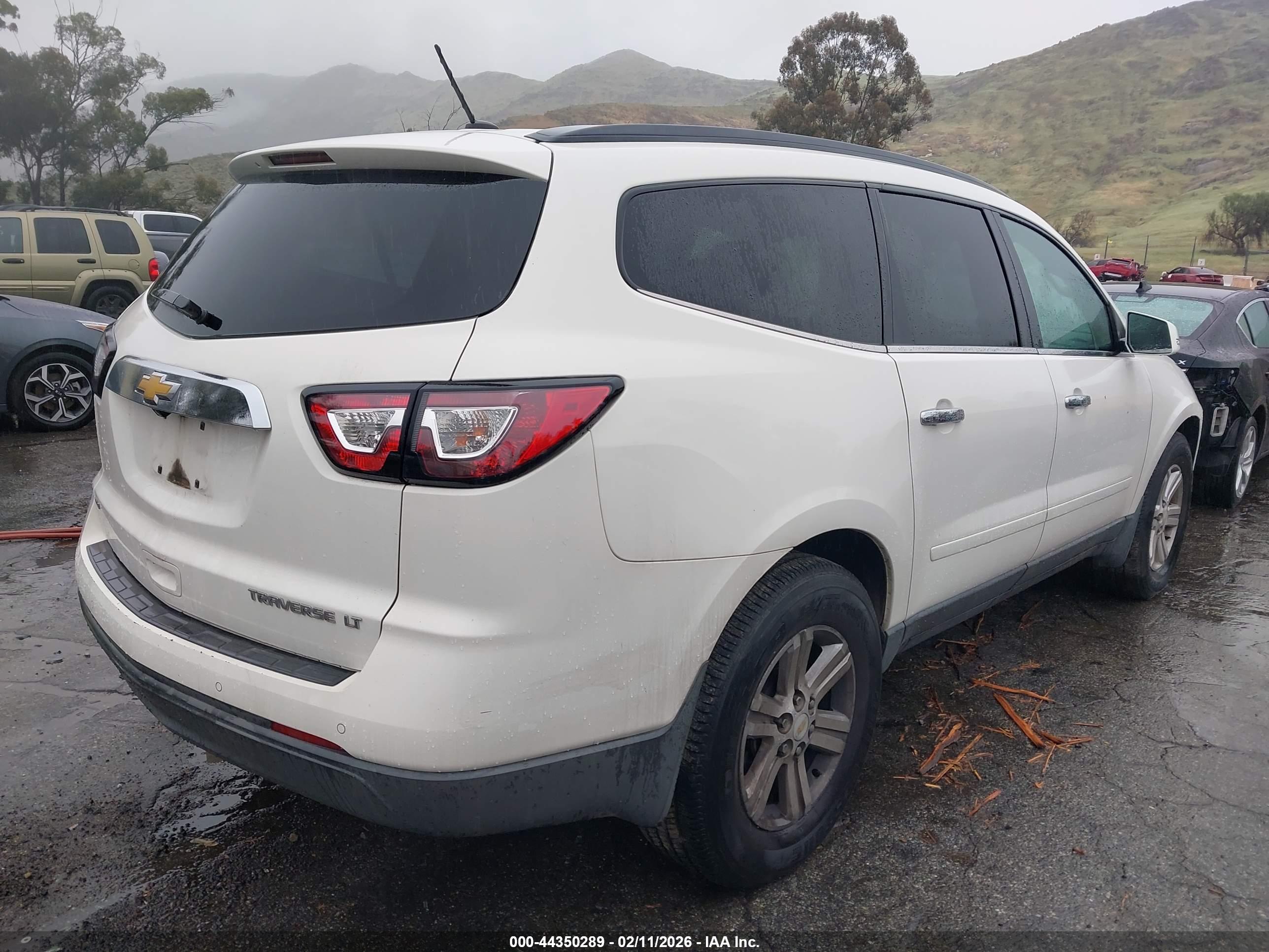 CHEVROLET TRAVERSE image 4