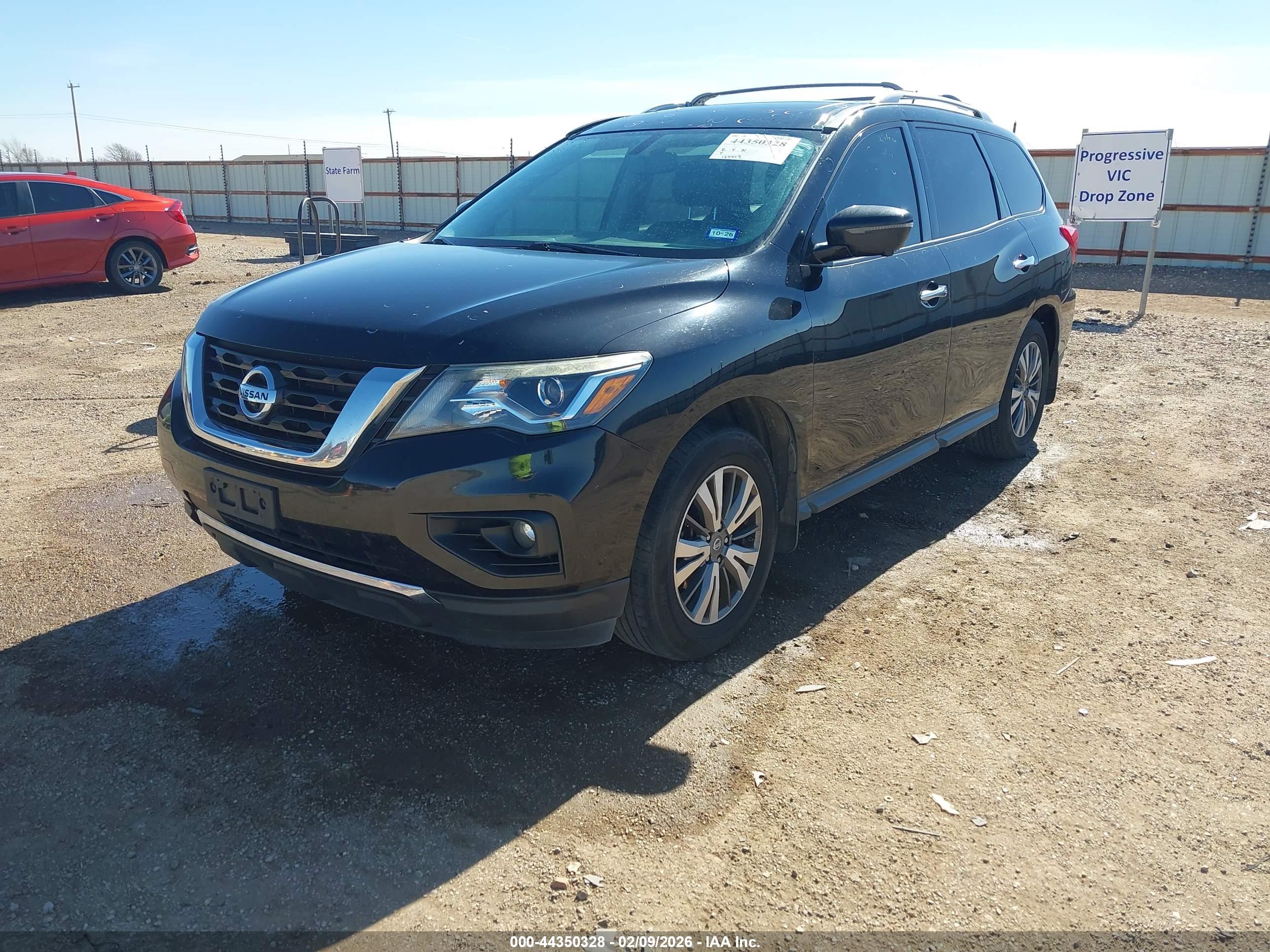 NISSAN PATHFINDER image 2