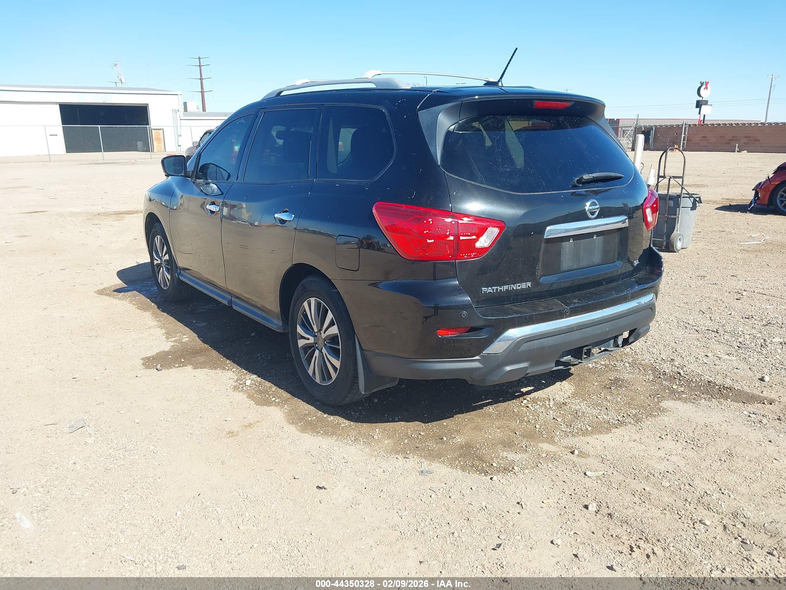 NISSAN PATHFINDER image 3