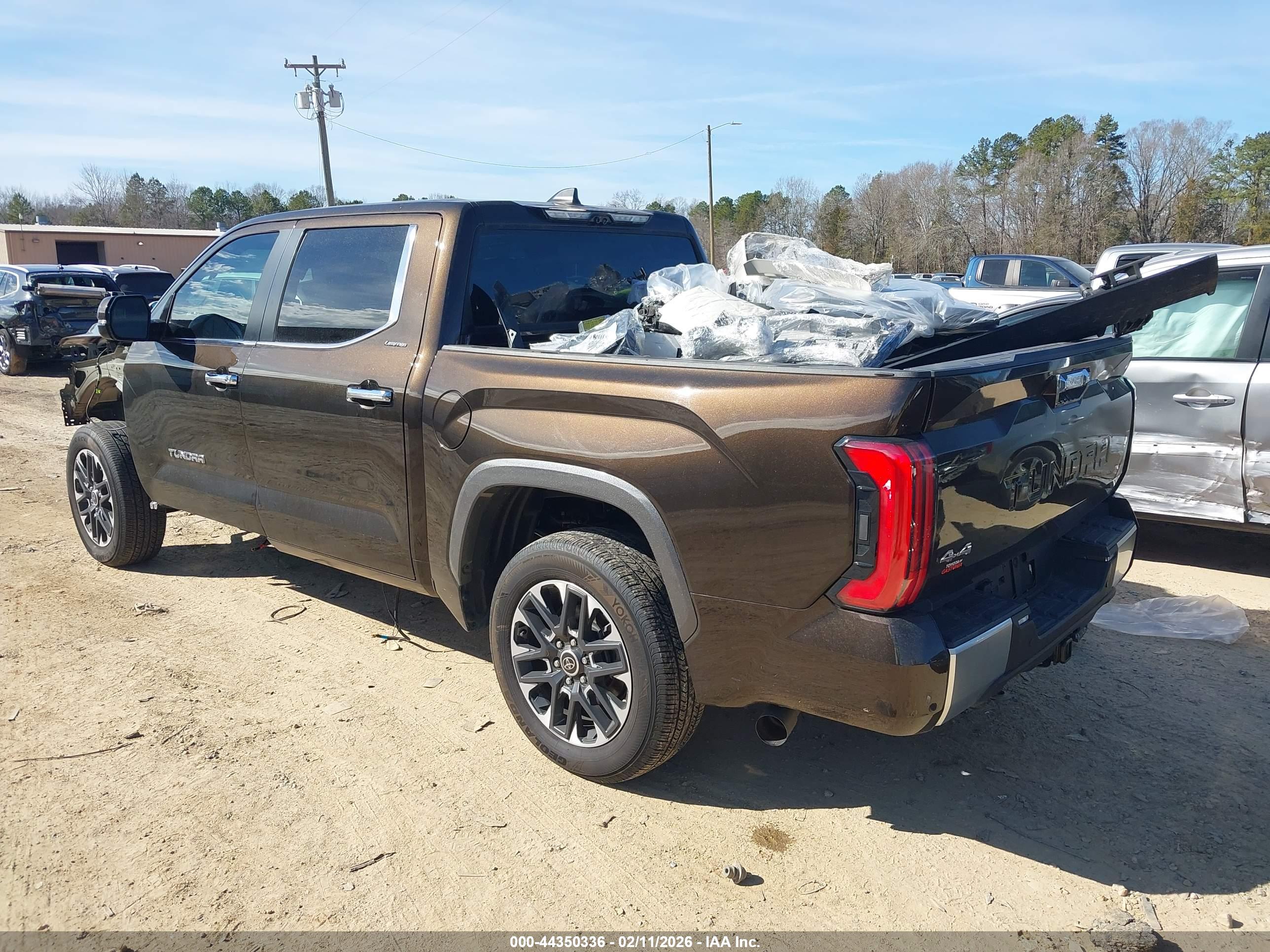 TOYOTA TUNDRA image 3