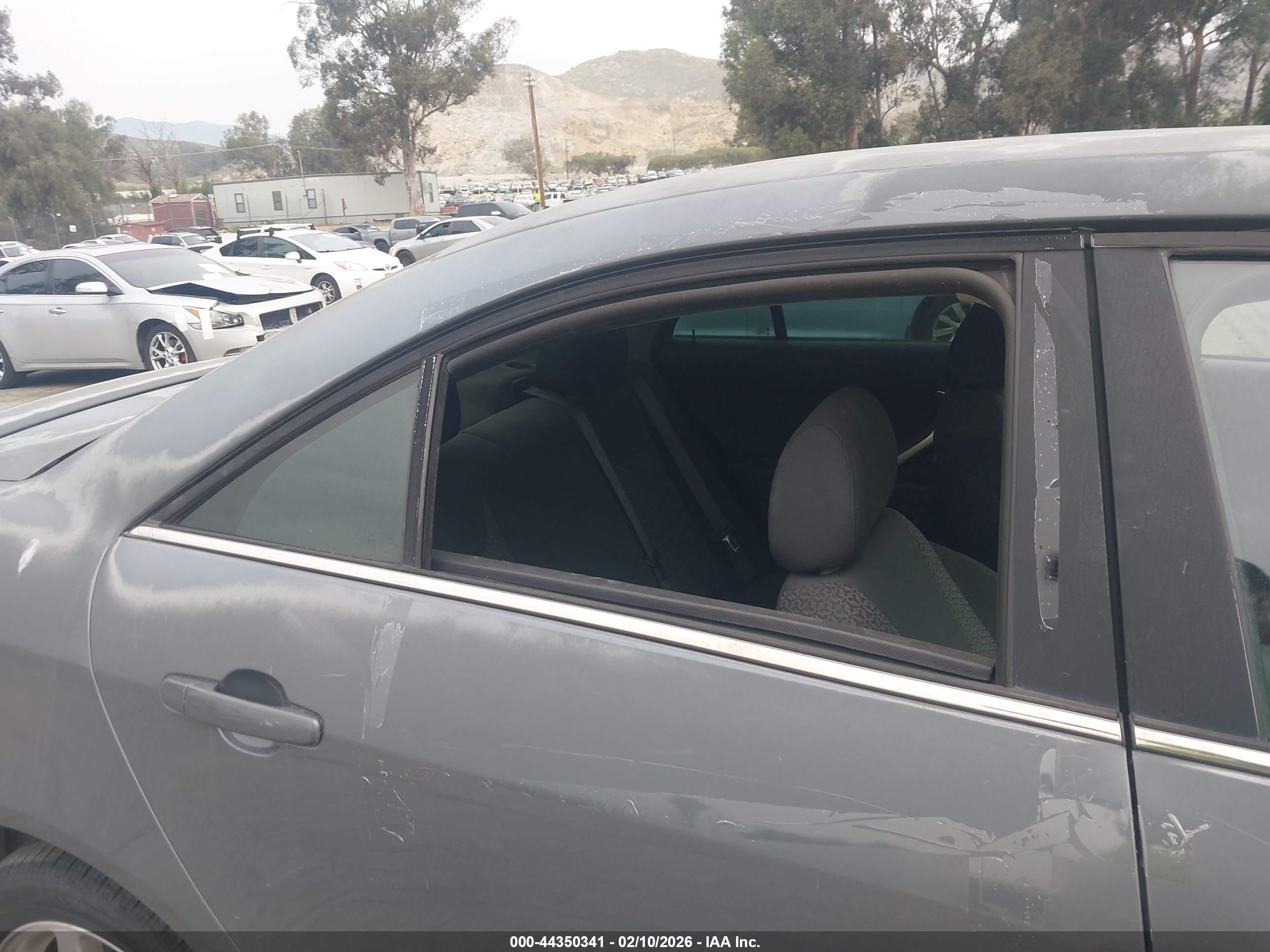 PONTIAC G6 image 6
