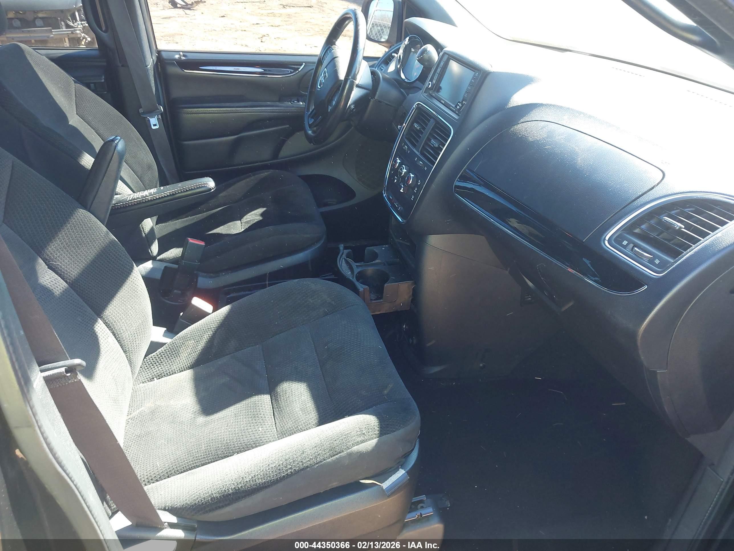 DODGE GRAND image 5