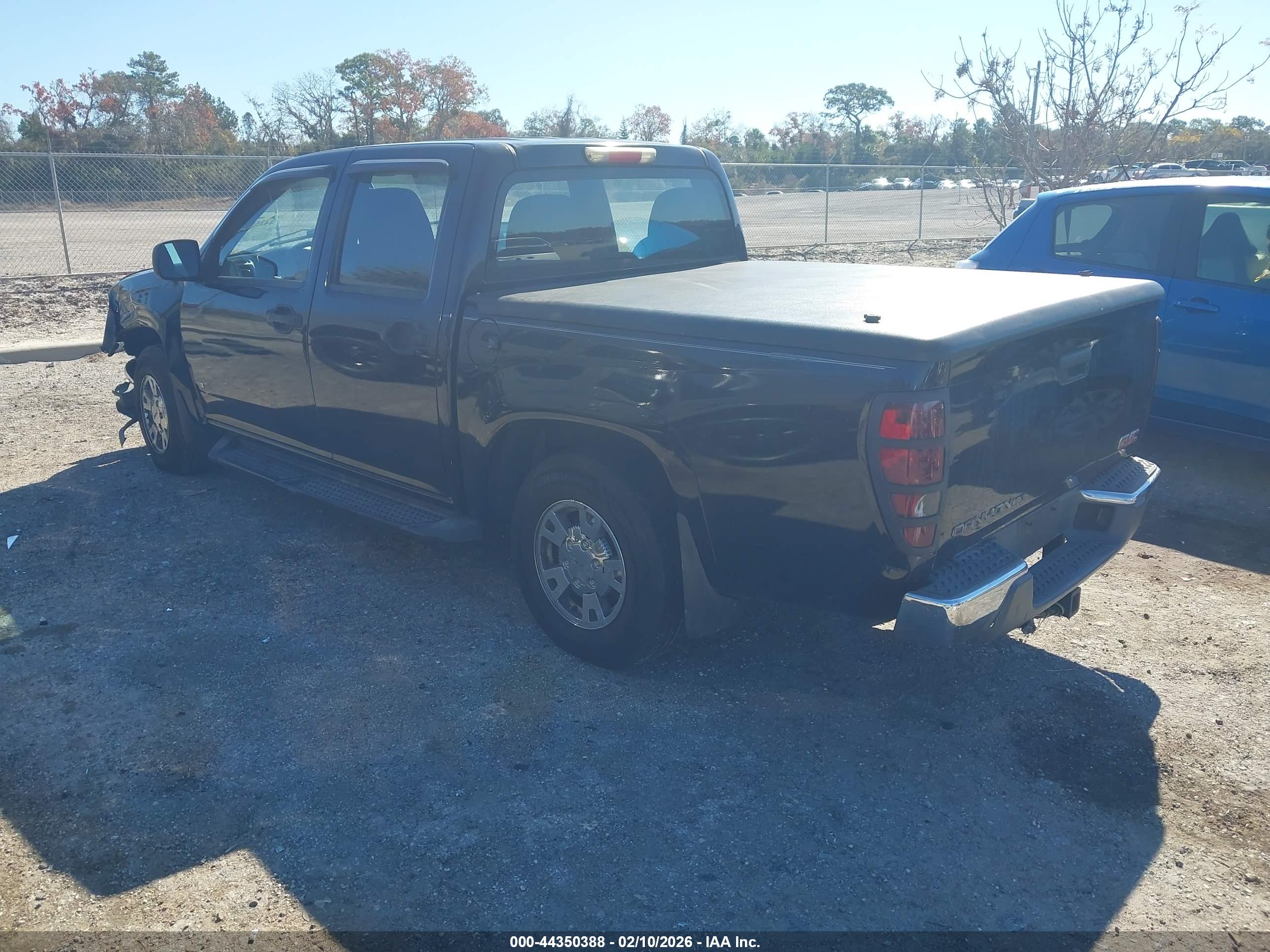 GMC CANYON image 3
