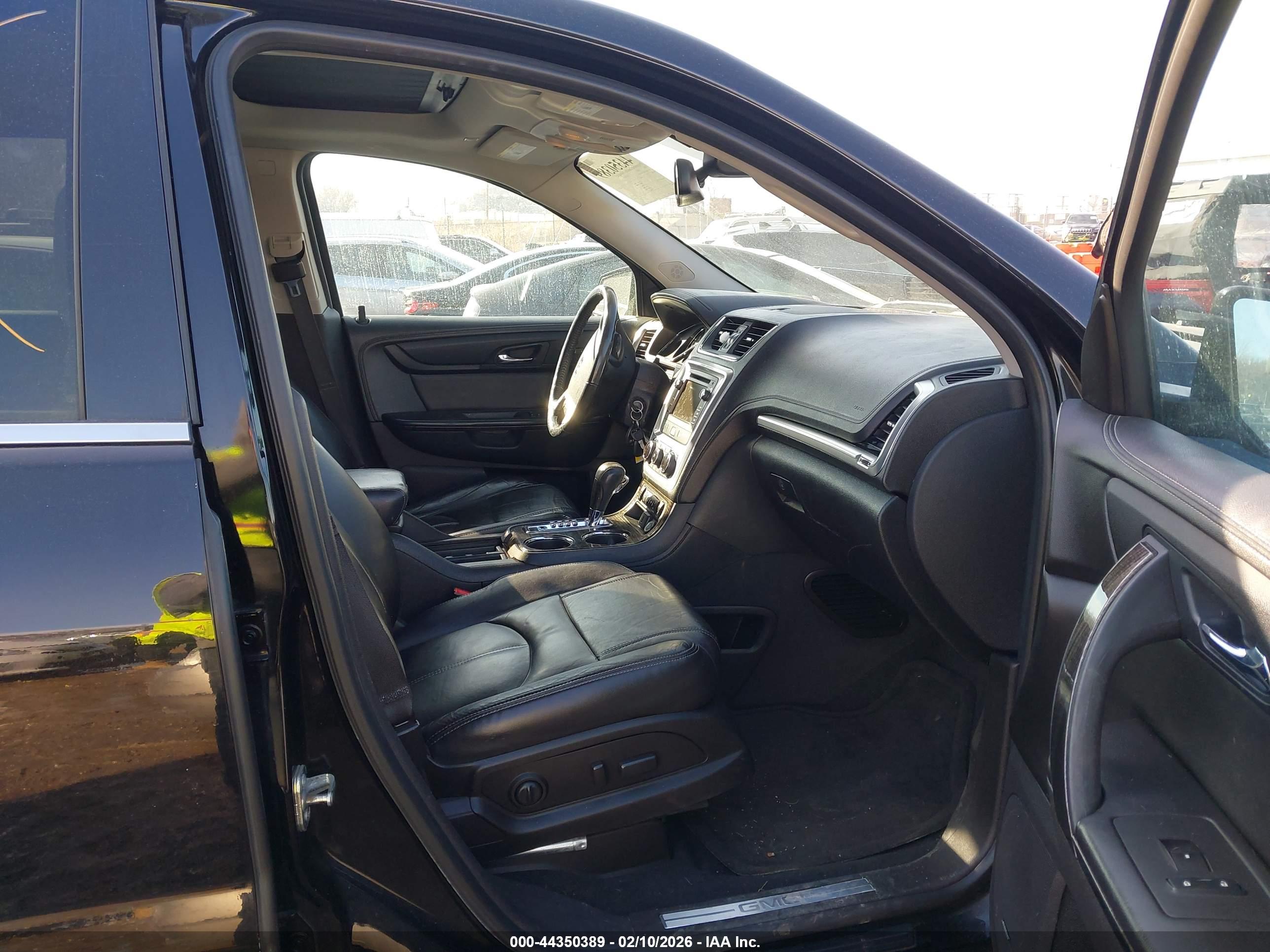 GMC ACADIA image 5