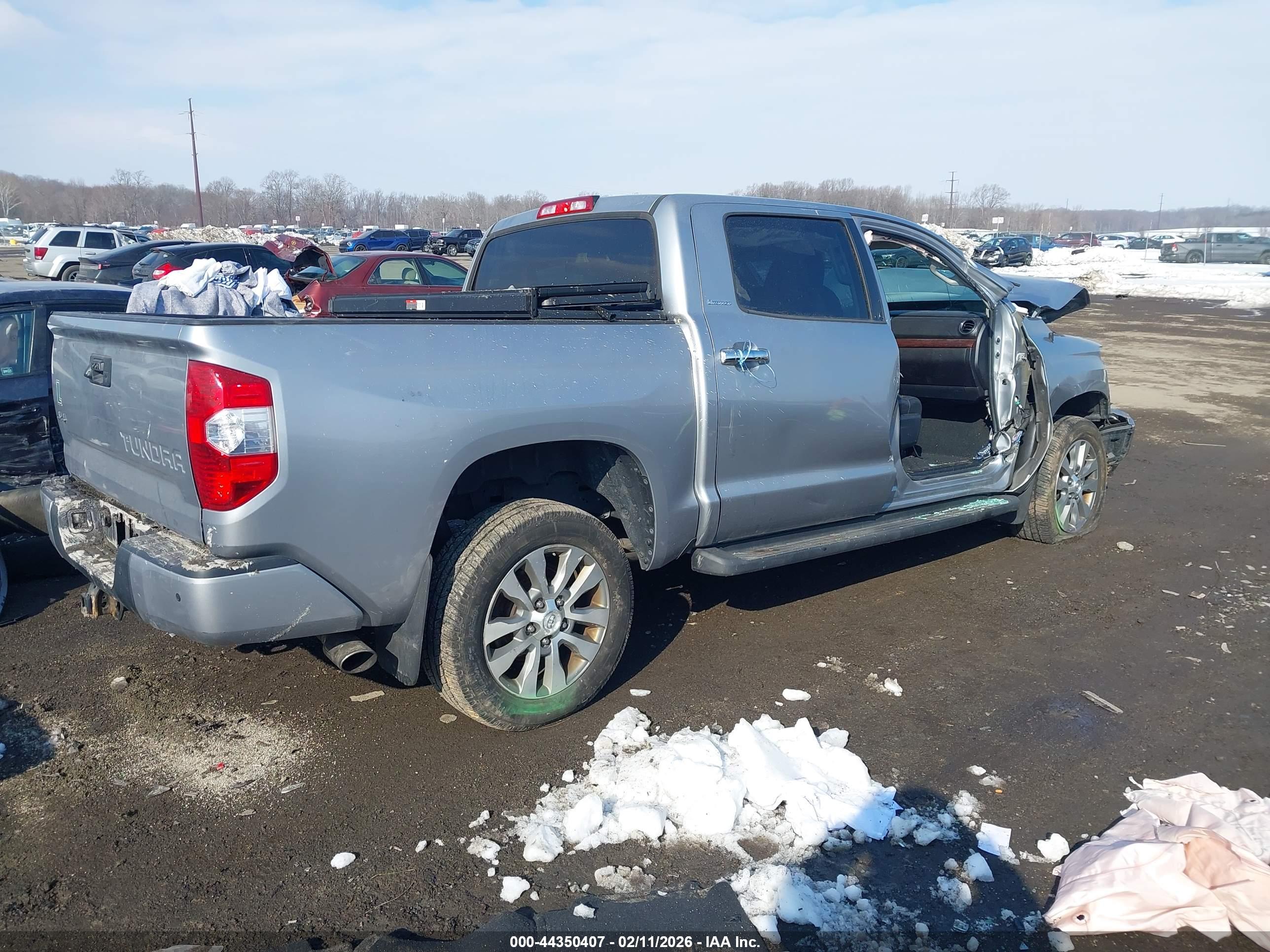 TOYOTA TUNDRA image 4