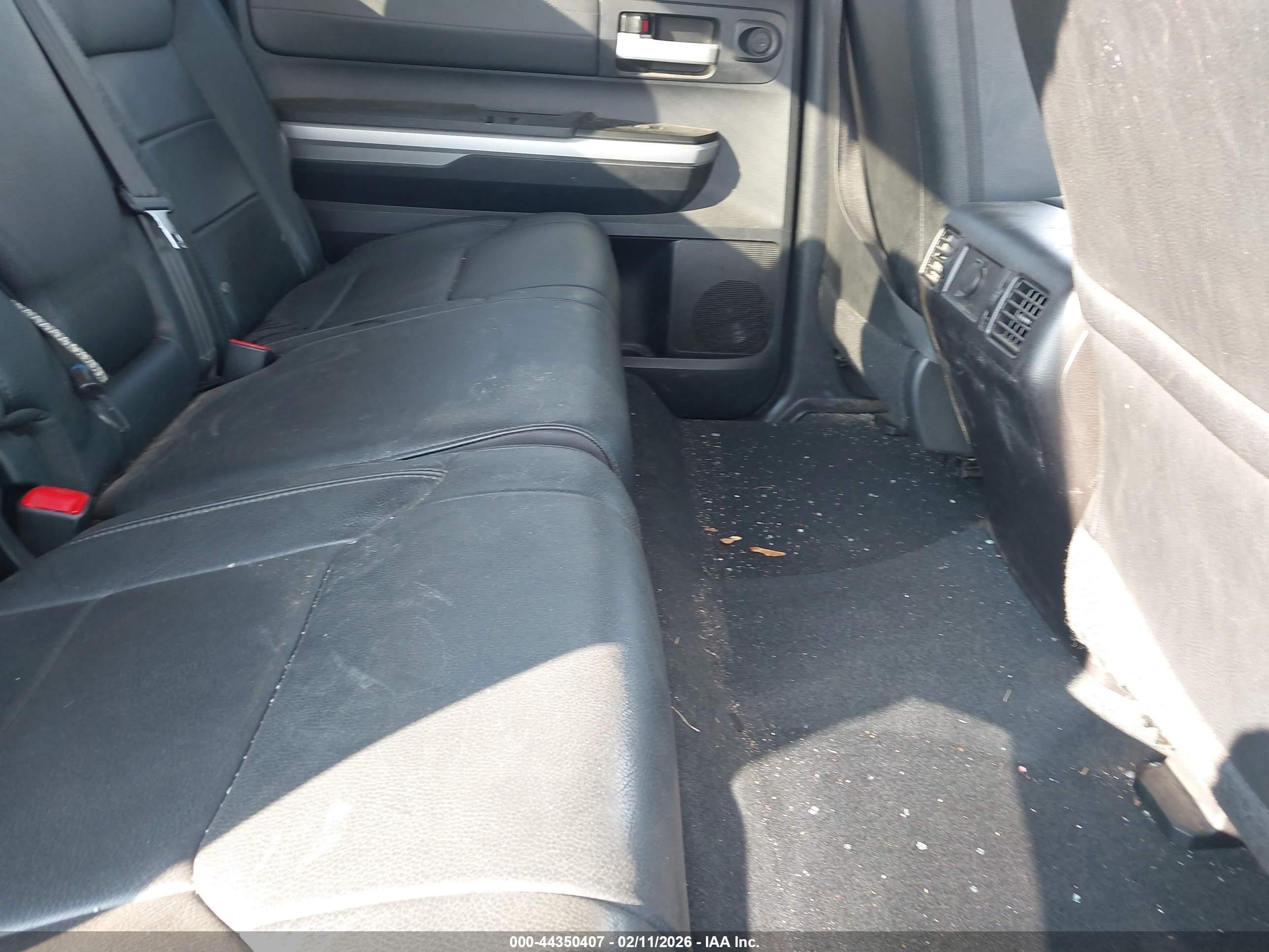 TOYOTA TUNDRA image 8
