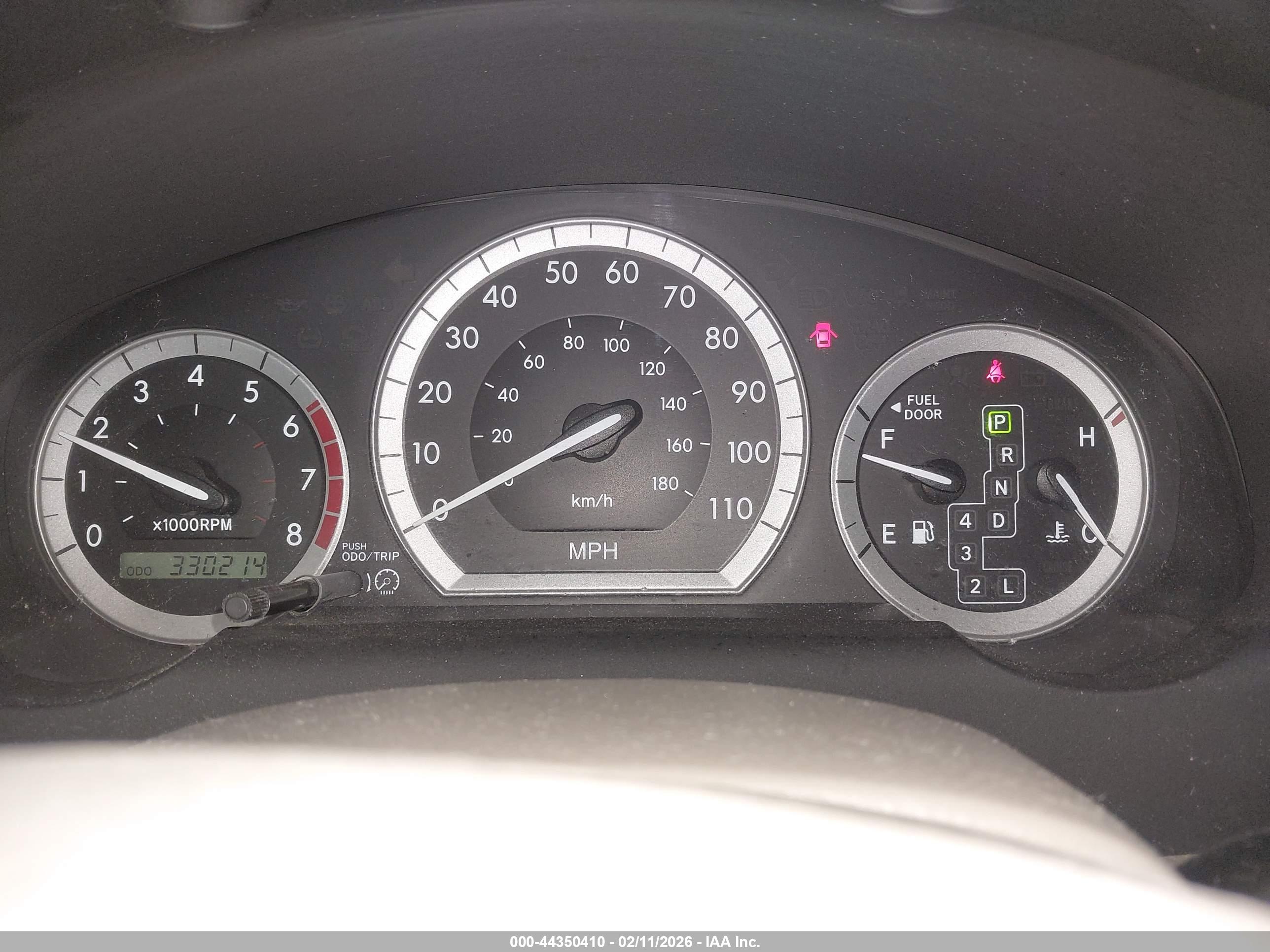 TOYOTA SIENNA image 7
