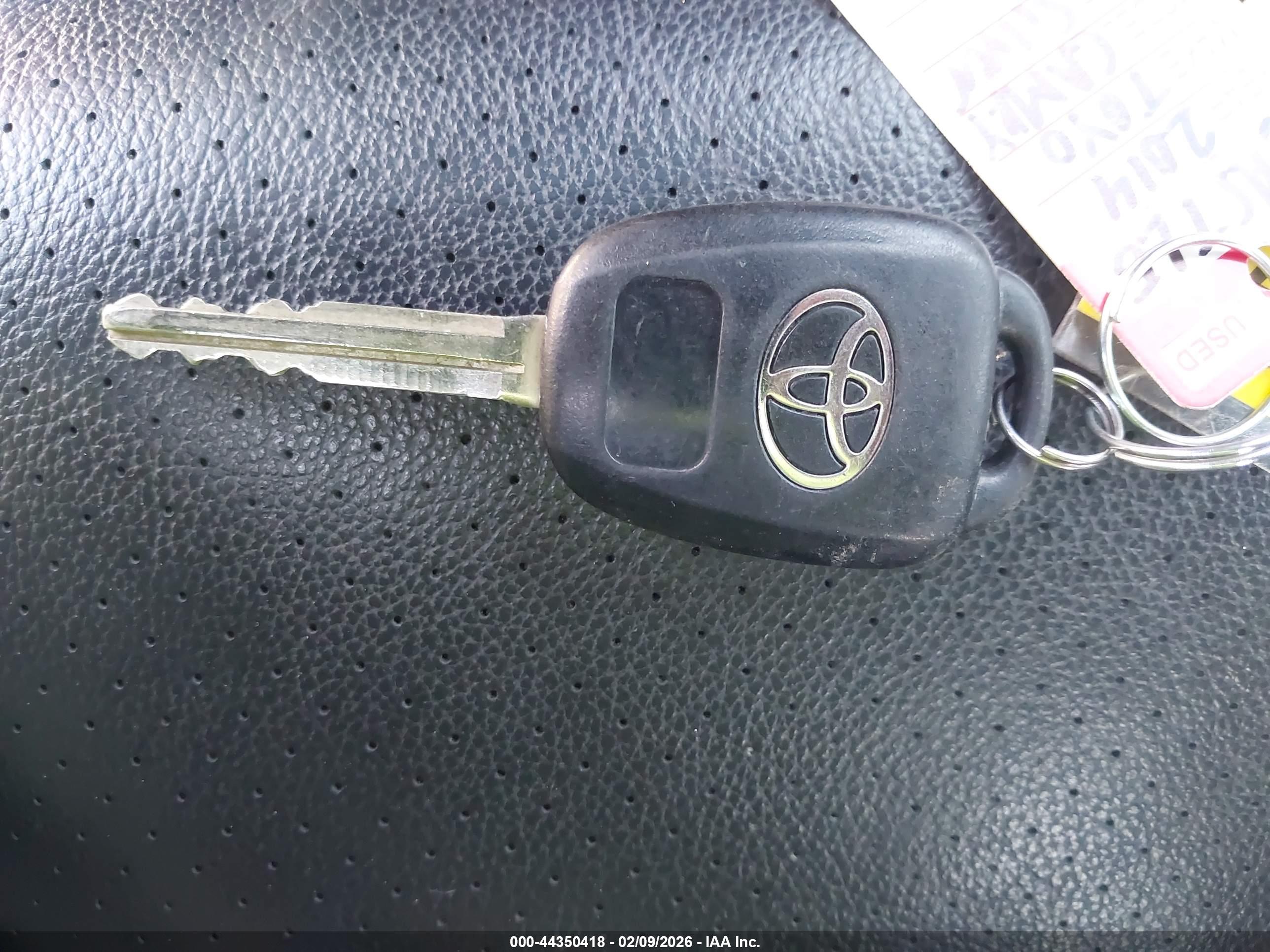TOYOTA CAMRY image 11