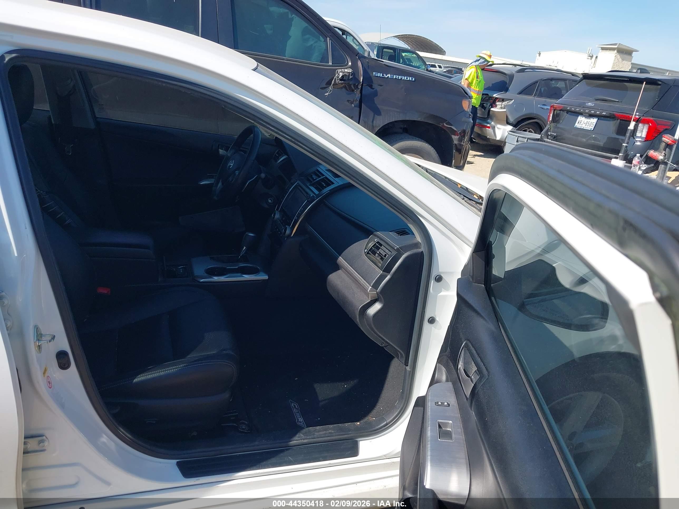 TOYOTA CAMRY image 5