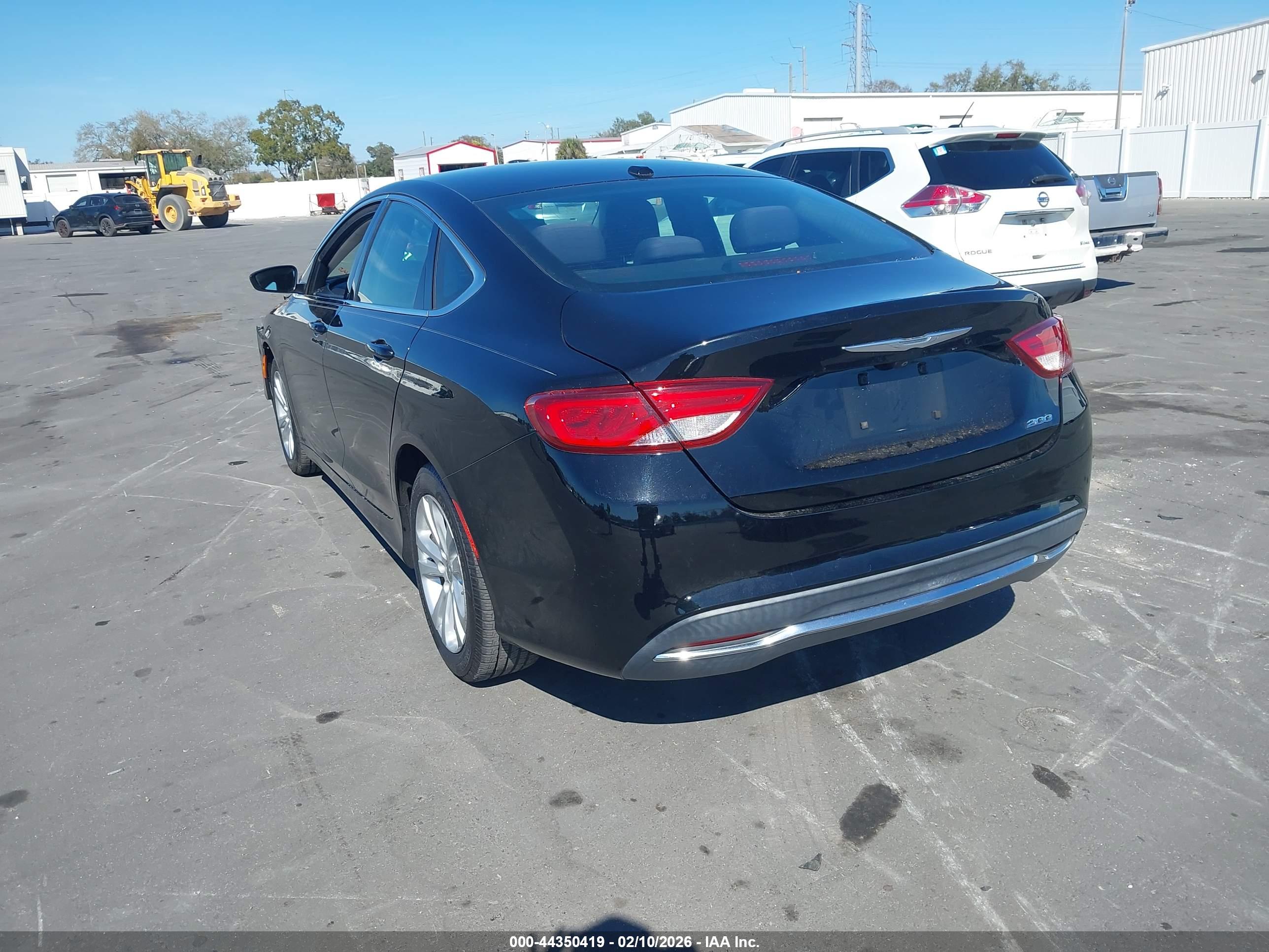 CHRYSLER 200 image 3