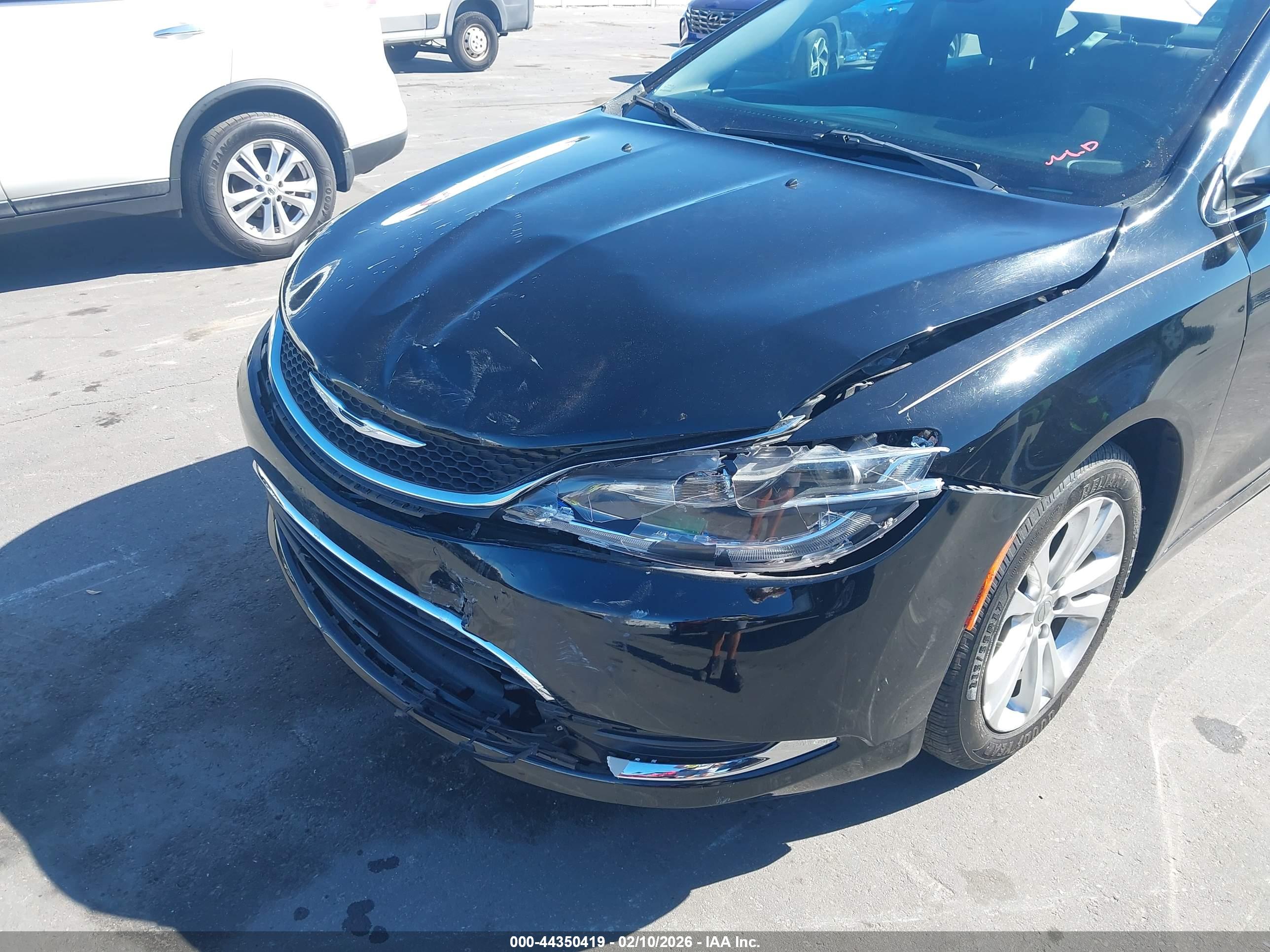 CHRYSLER 200 image 6