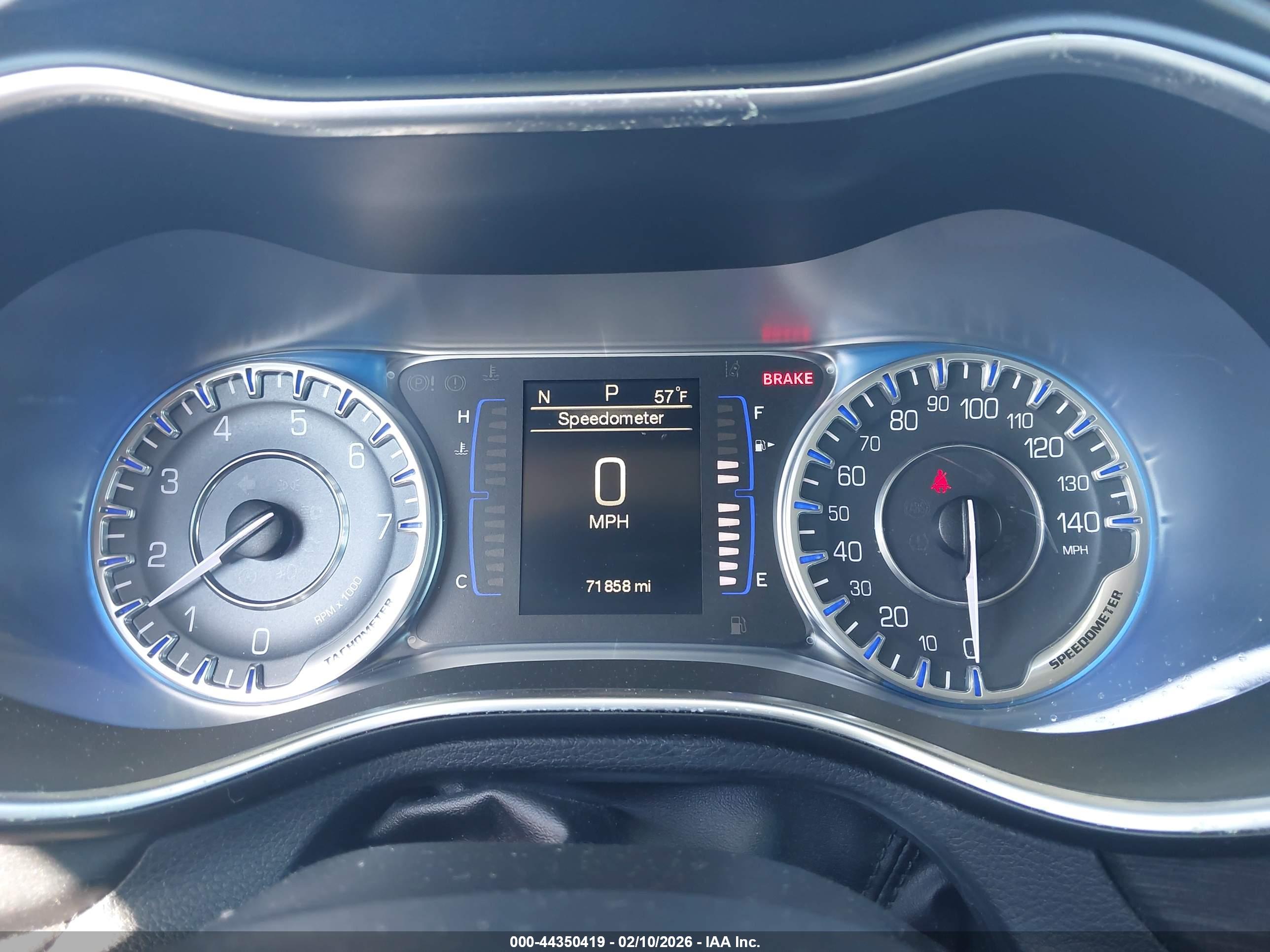 CHRYSLER 200 image 7