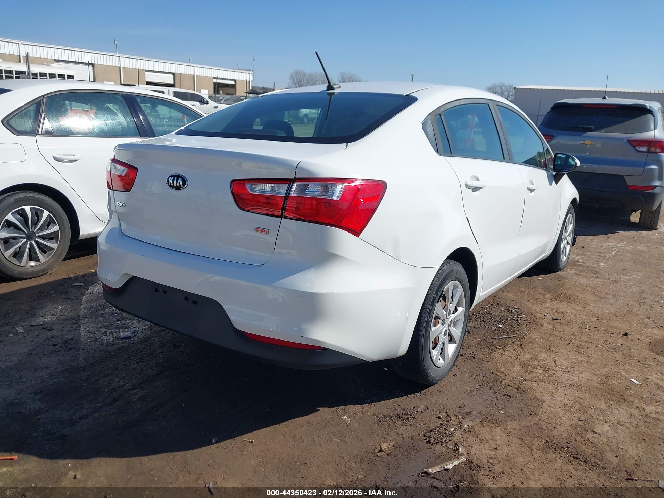 KIA RIO image 4