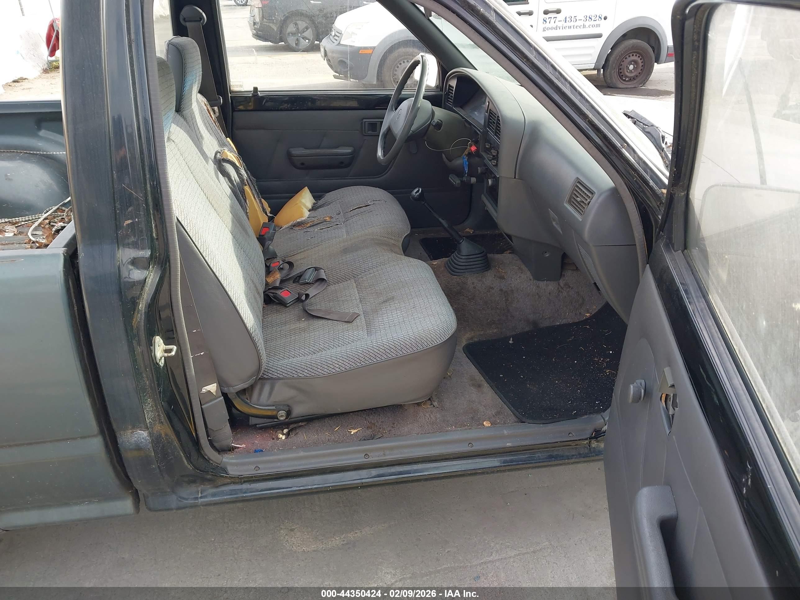 TOYOTA PICKUP image 5