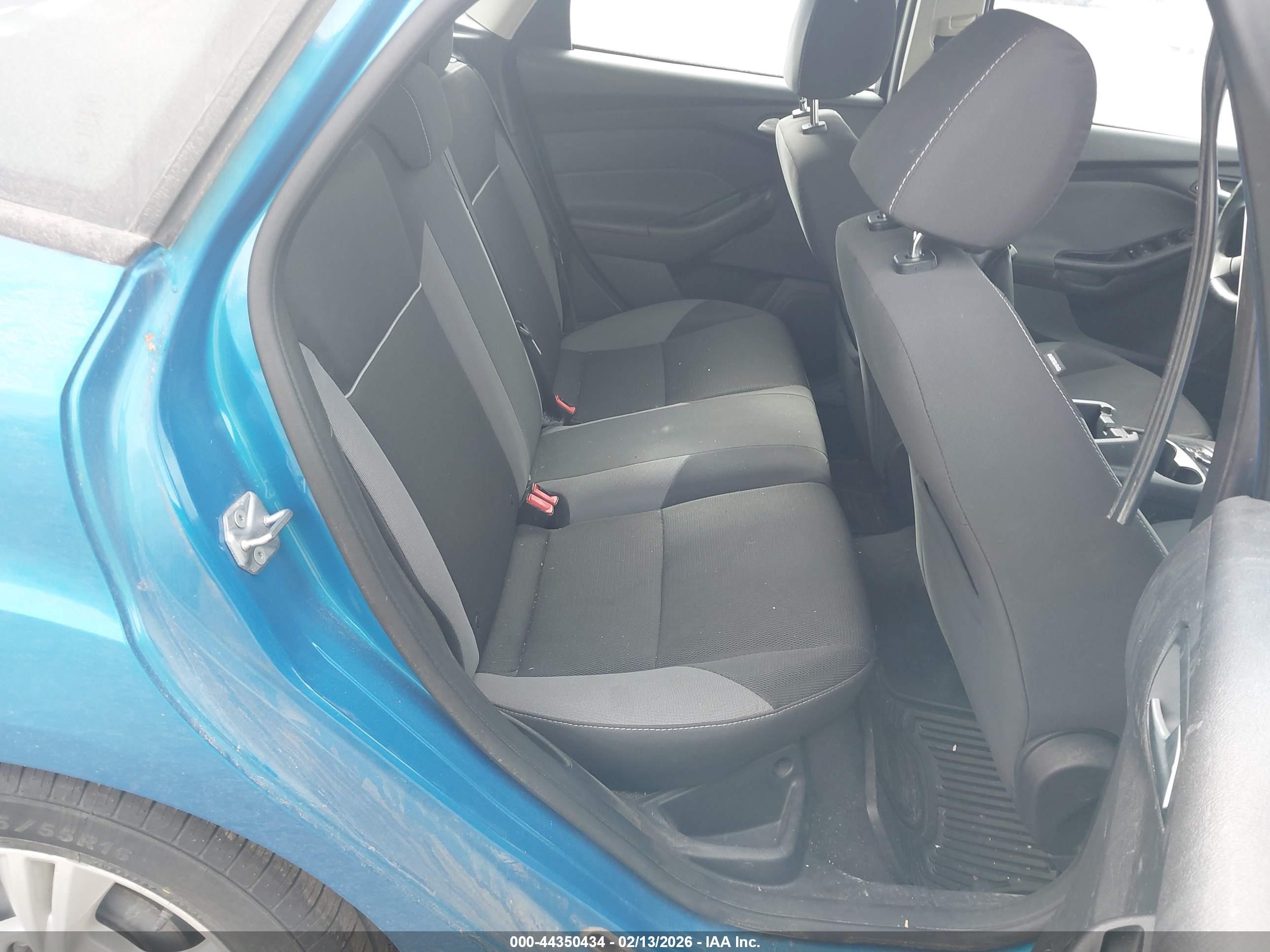 FORD FOCUS image 8