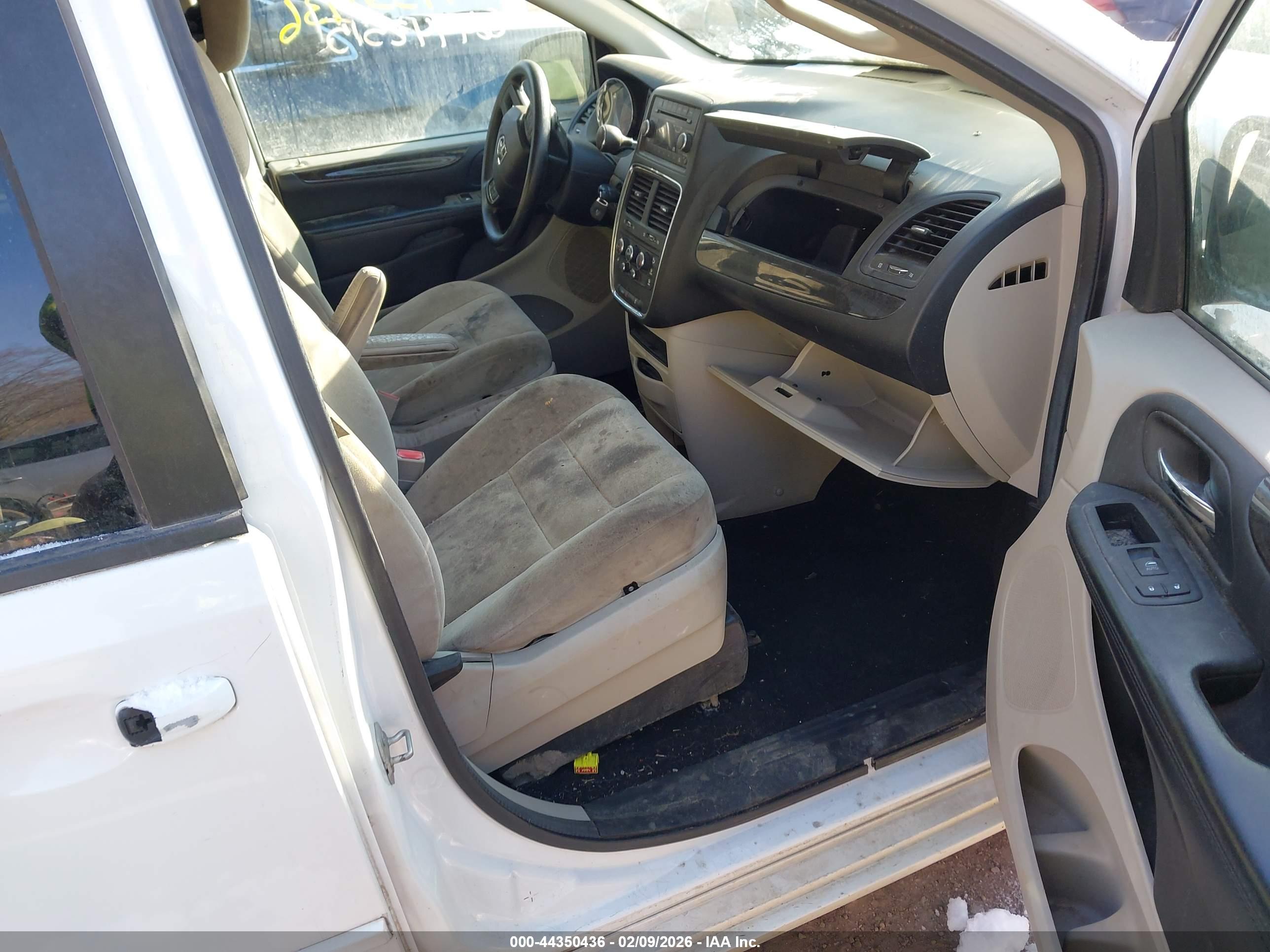 DODGE GRAND image 5