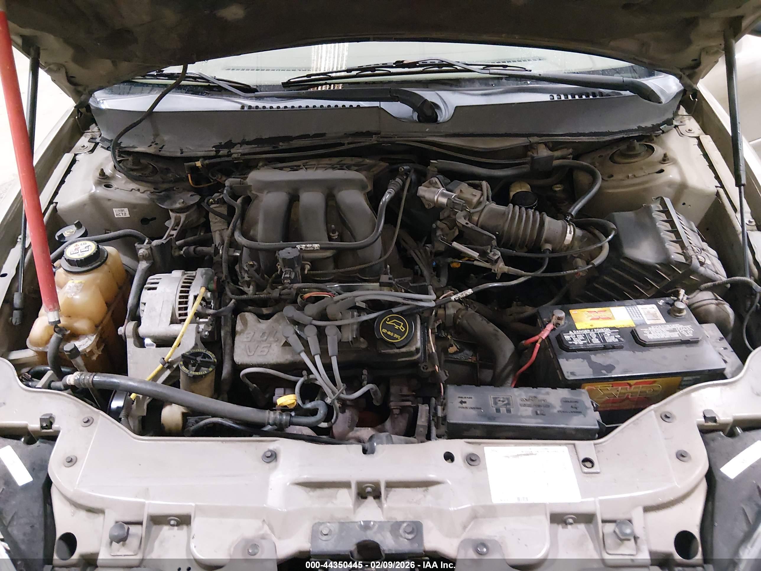 FORD TAURUS image 10