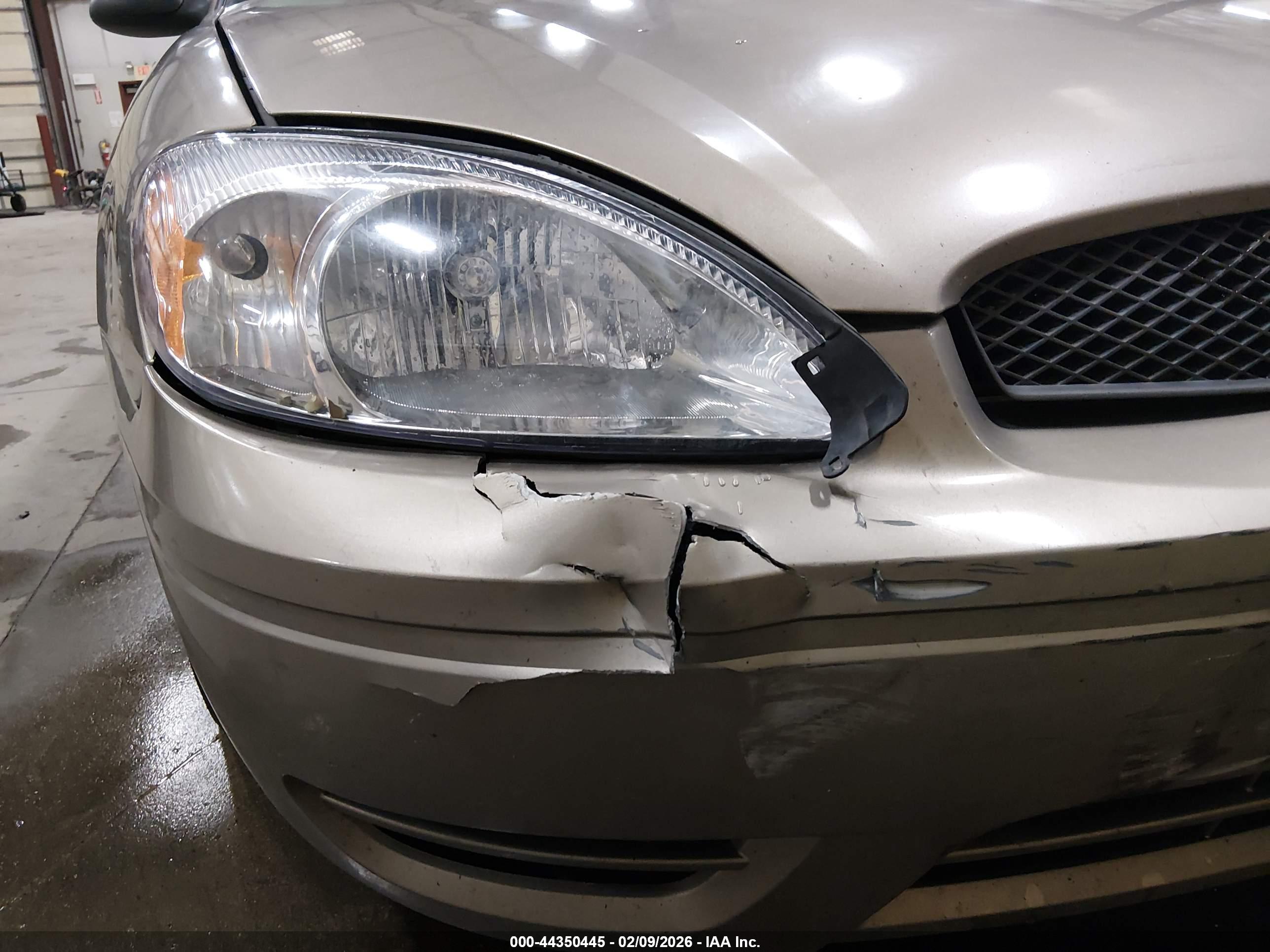 FORD TAURUS image 6