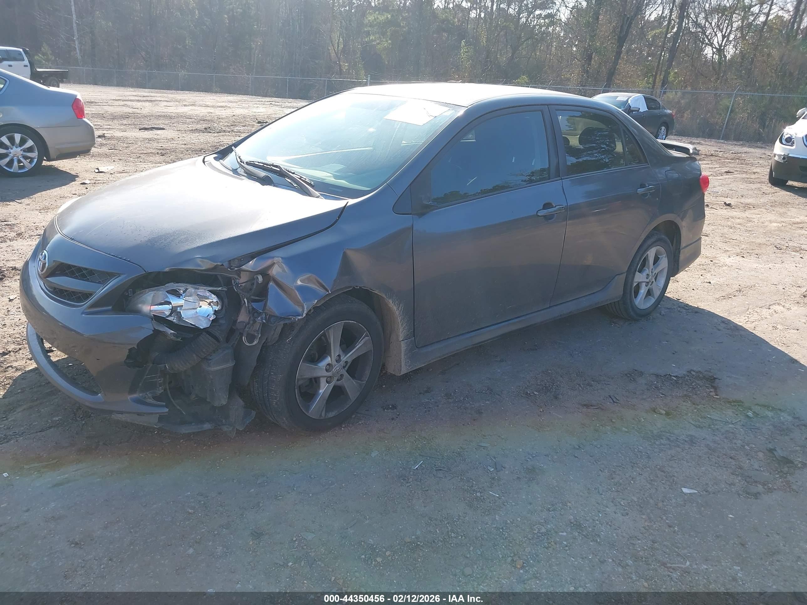 TOYOTA COROLLA image 2