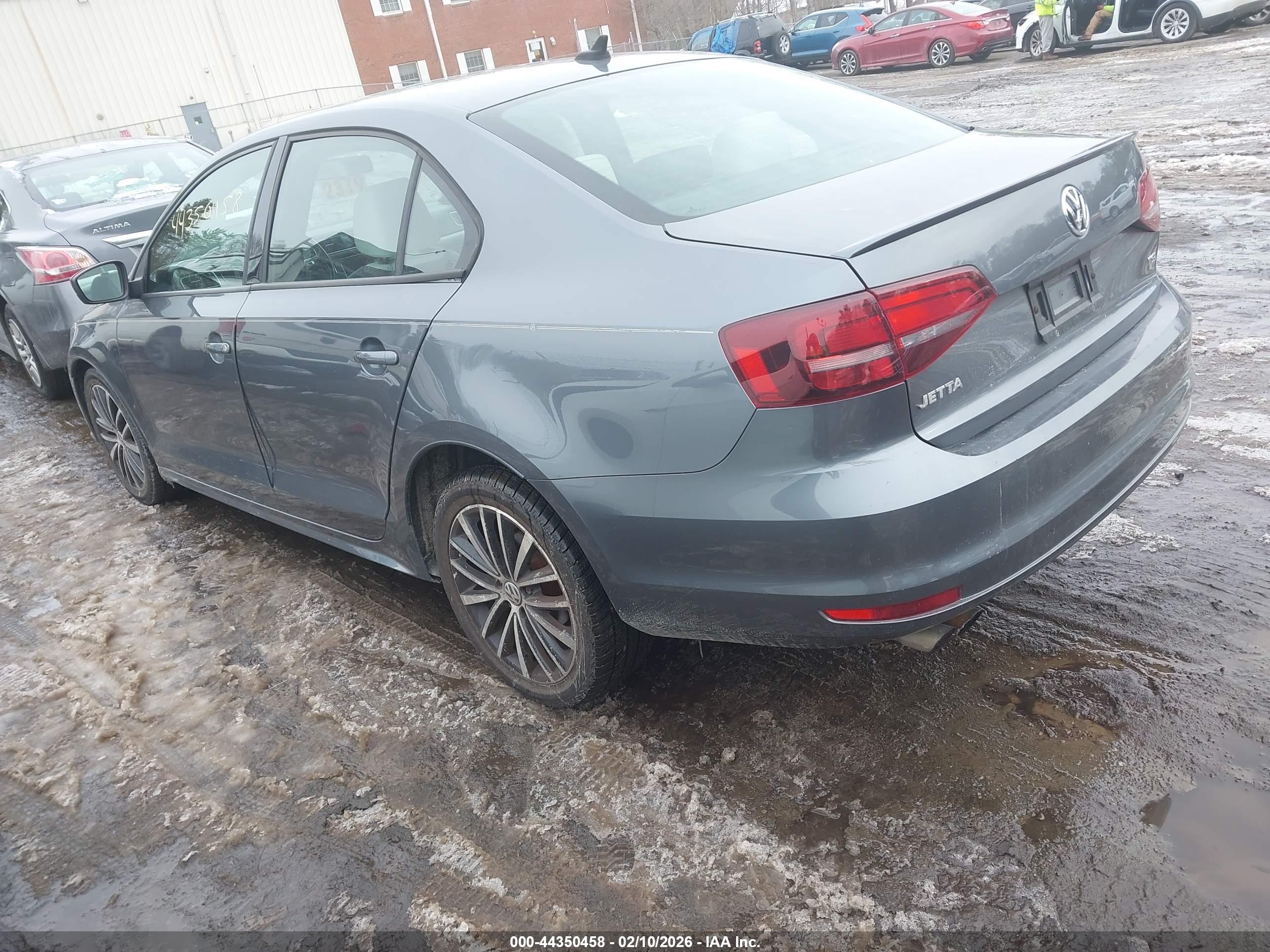 VOLKSWAGEN JETTA image 3