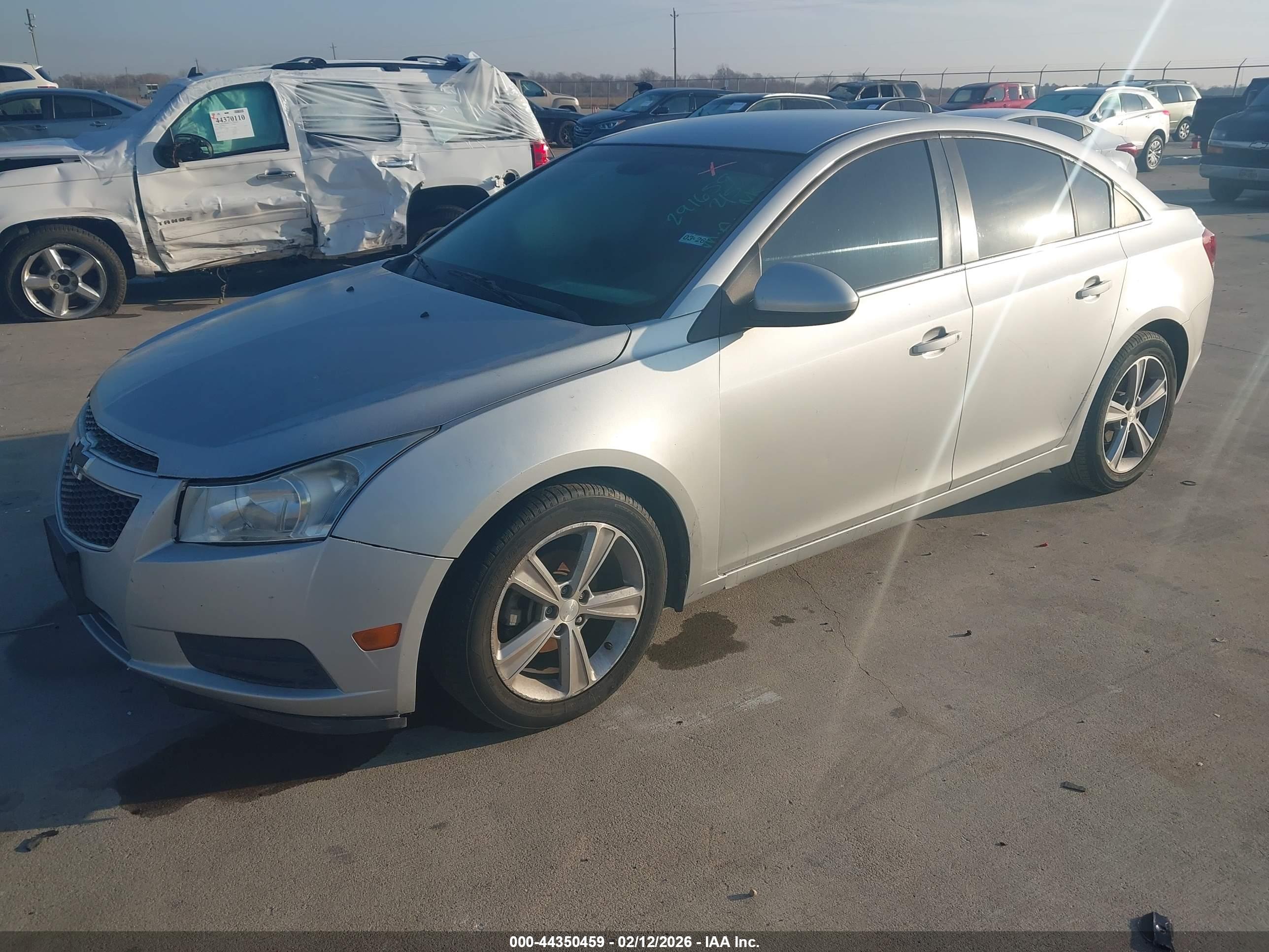 CHEVROLET CRUZE image 2
