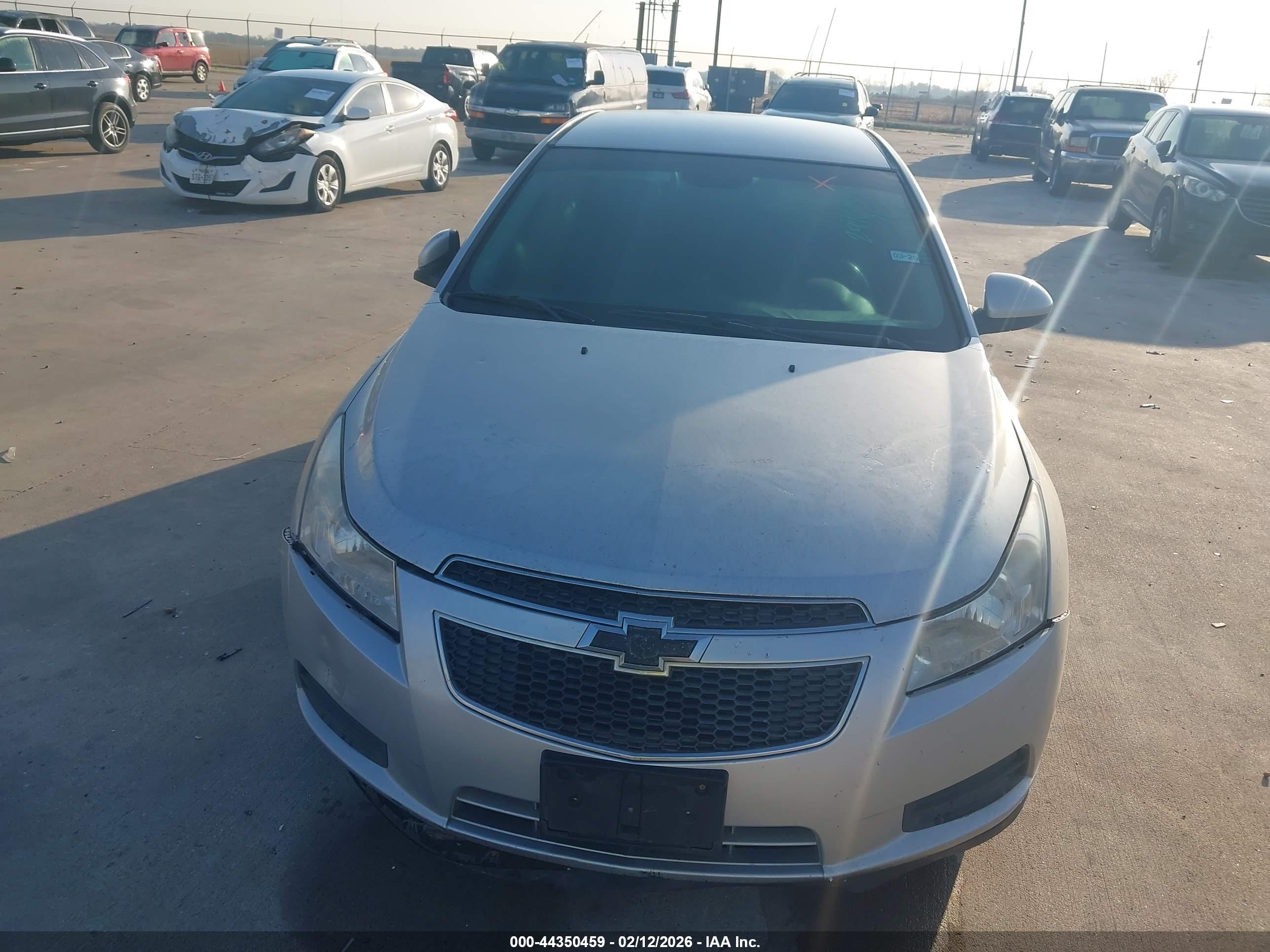 CHEVROLET CRUZE image 6