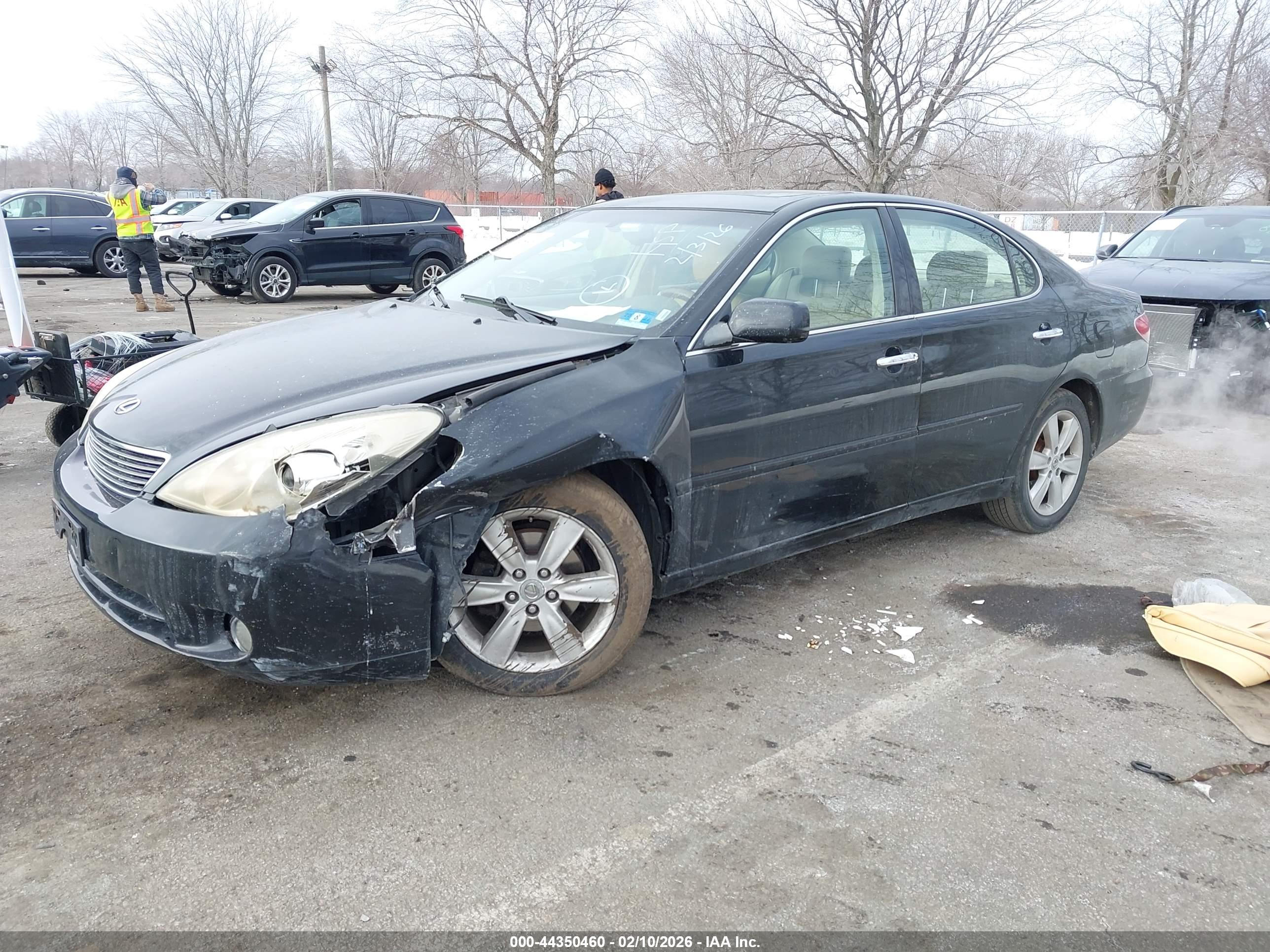 LEXUS ES image 2
