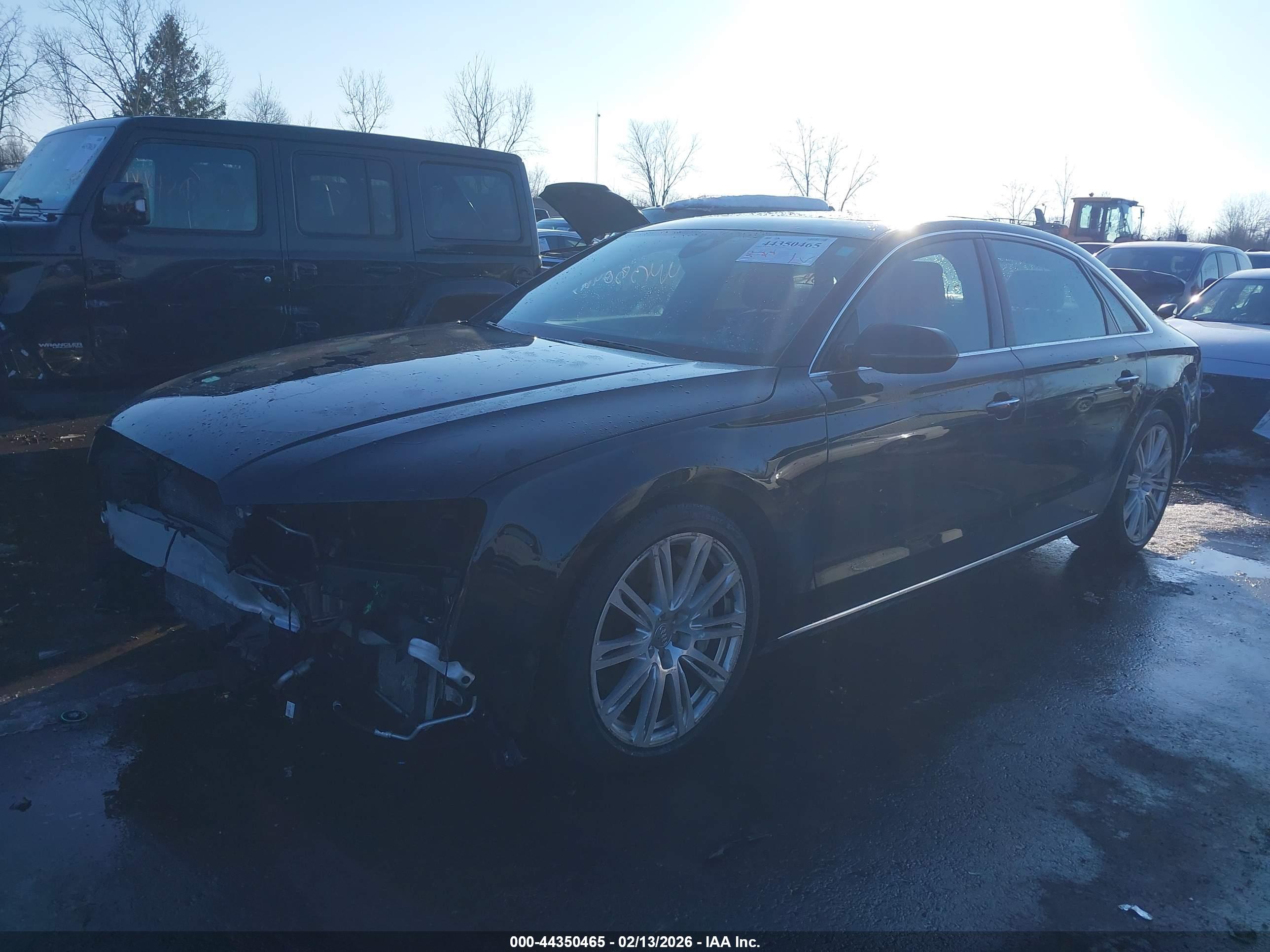 AUDI A8 image 2
