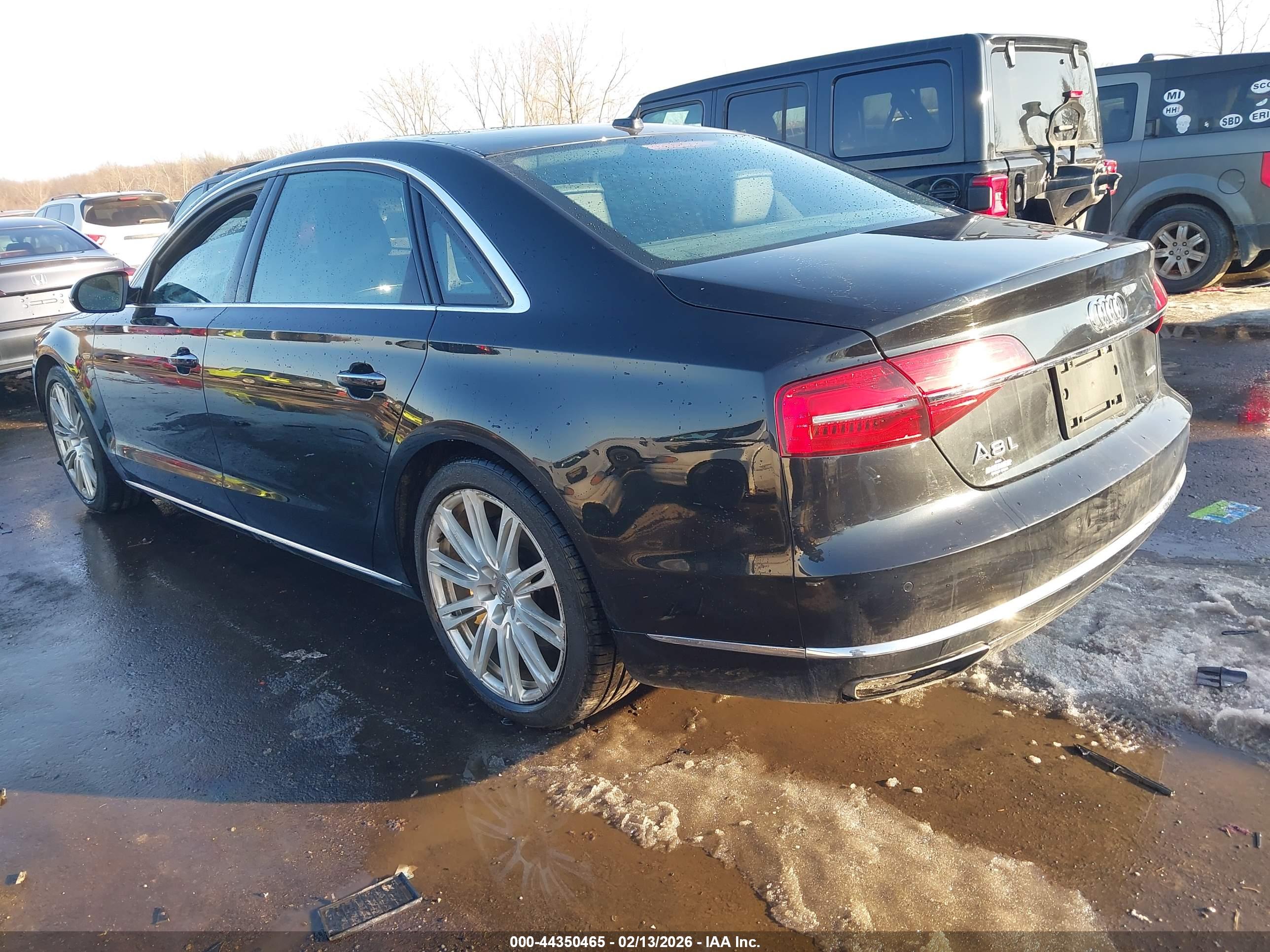 AUDI A8 image 3