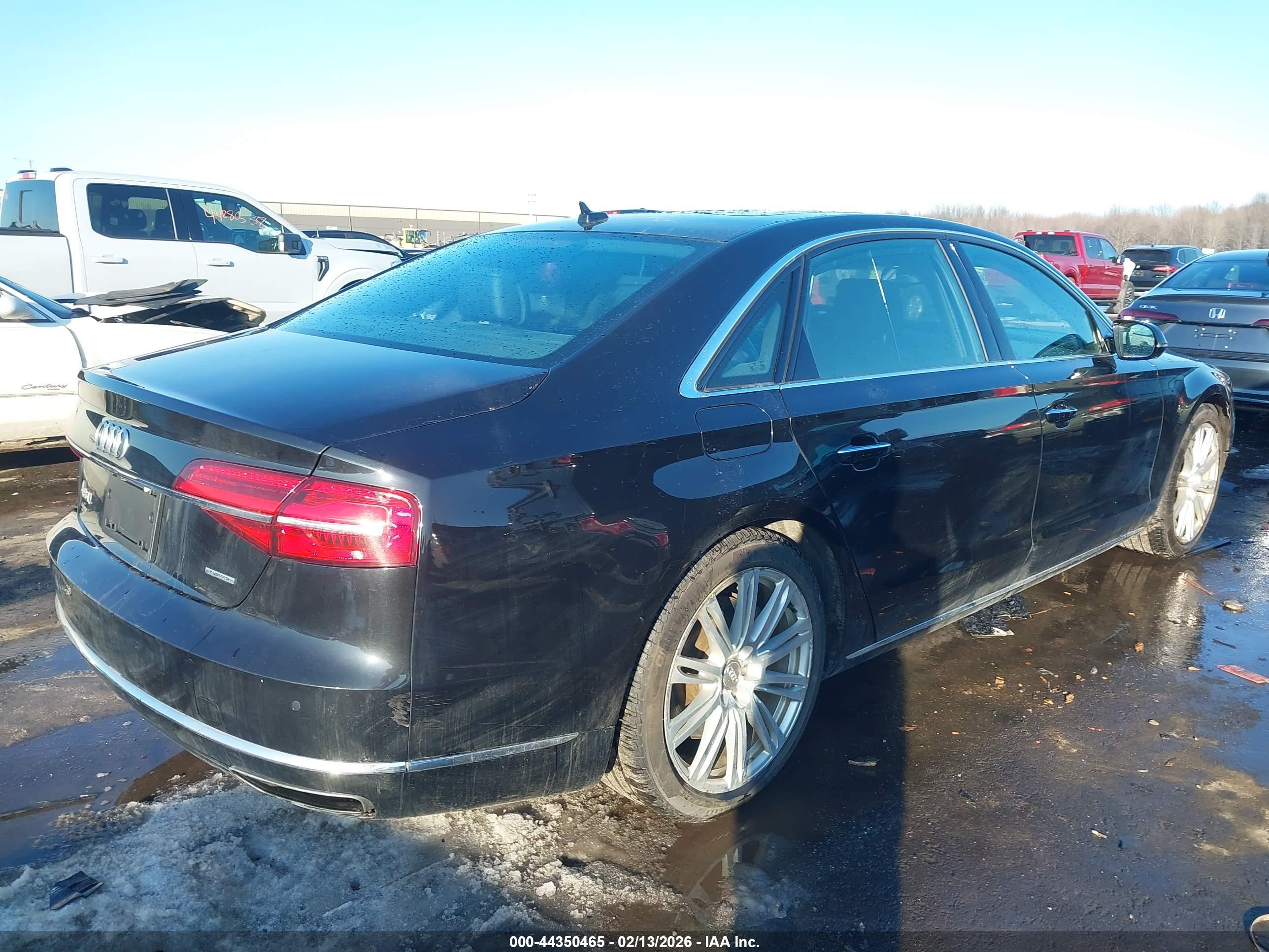 AUDI A8 image 4