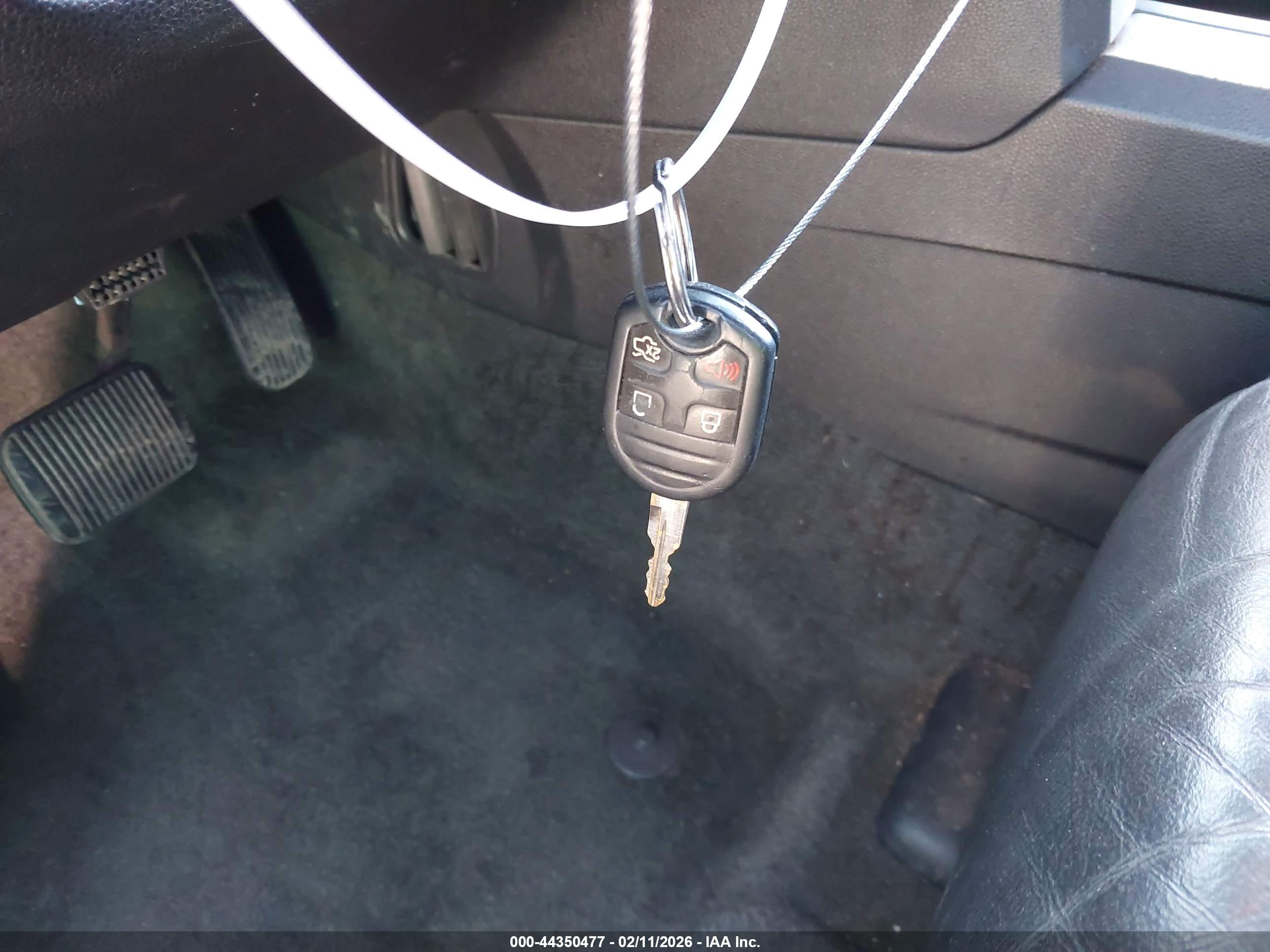 FORD EXPLORER image 11