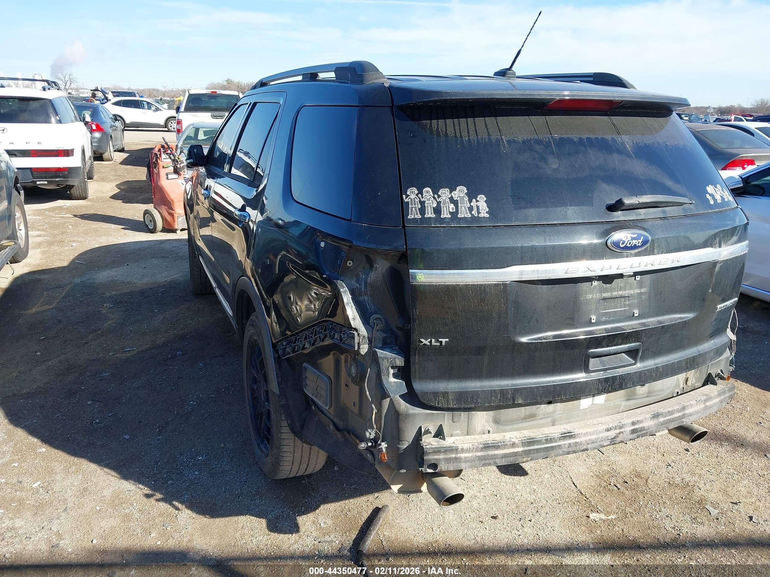 FORD EXPLORER image 3