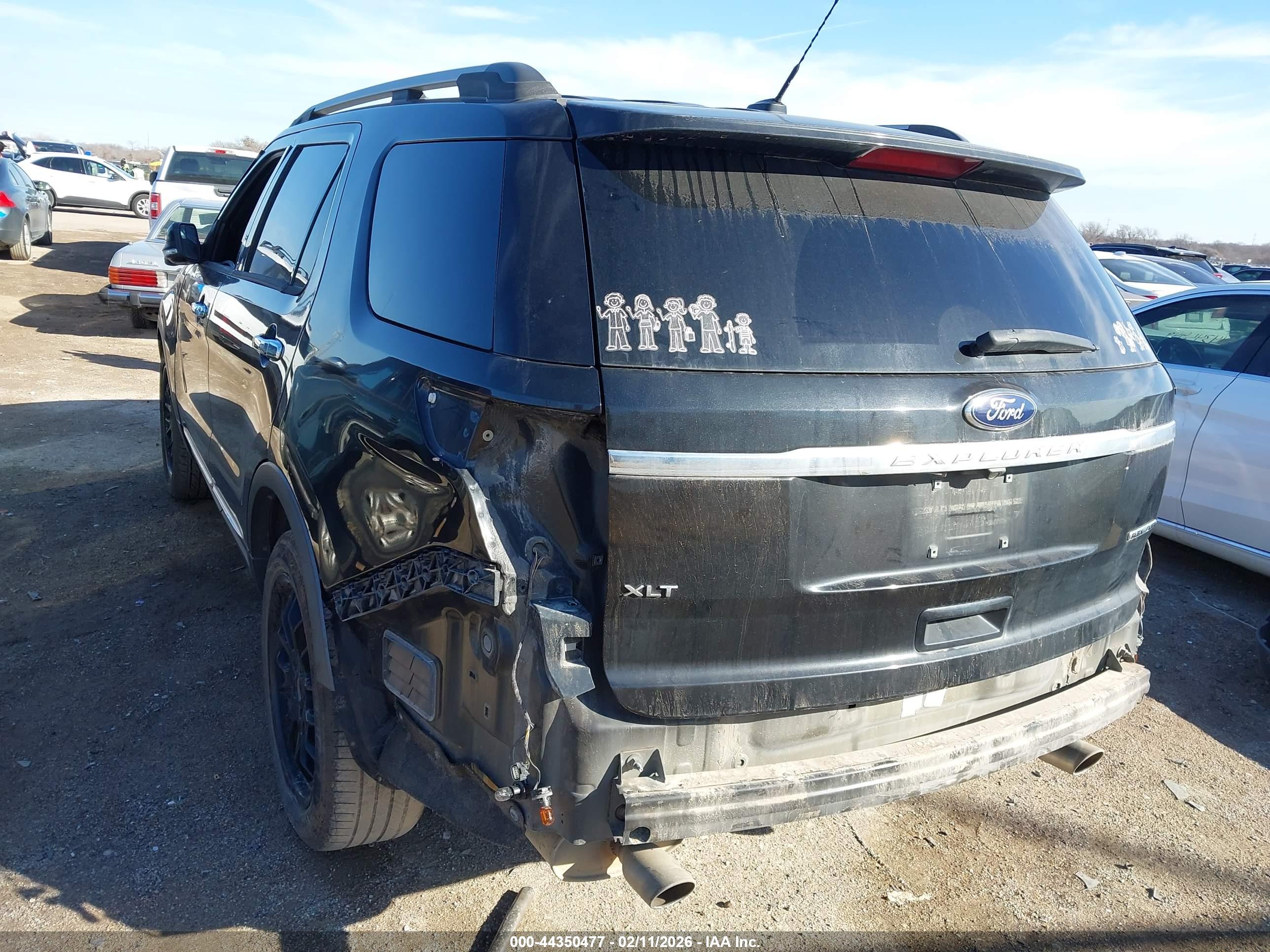 FORD EXPLORER image 6