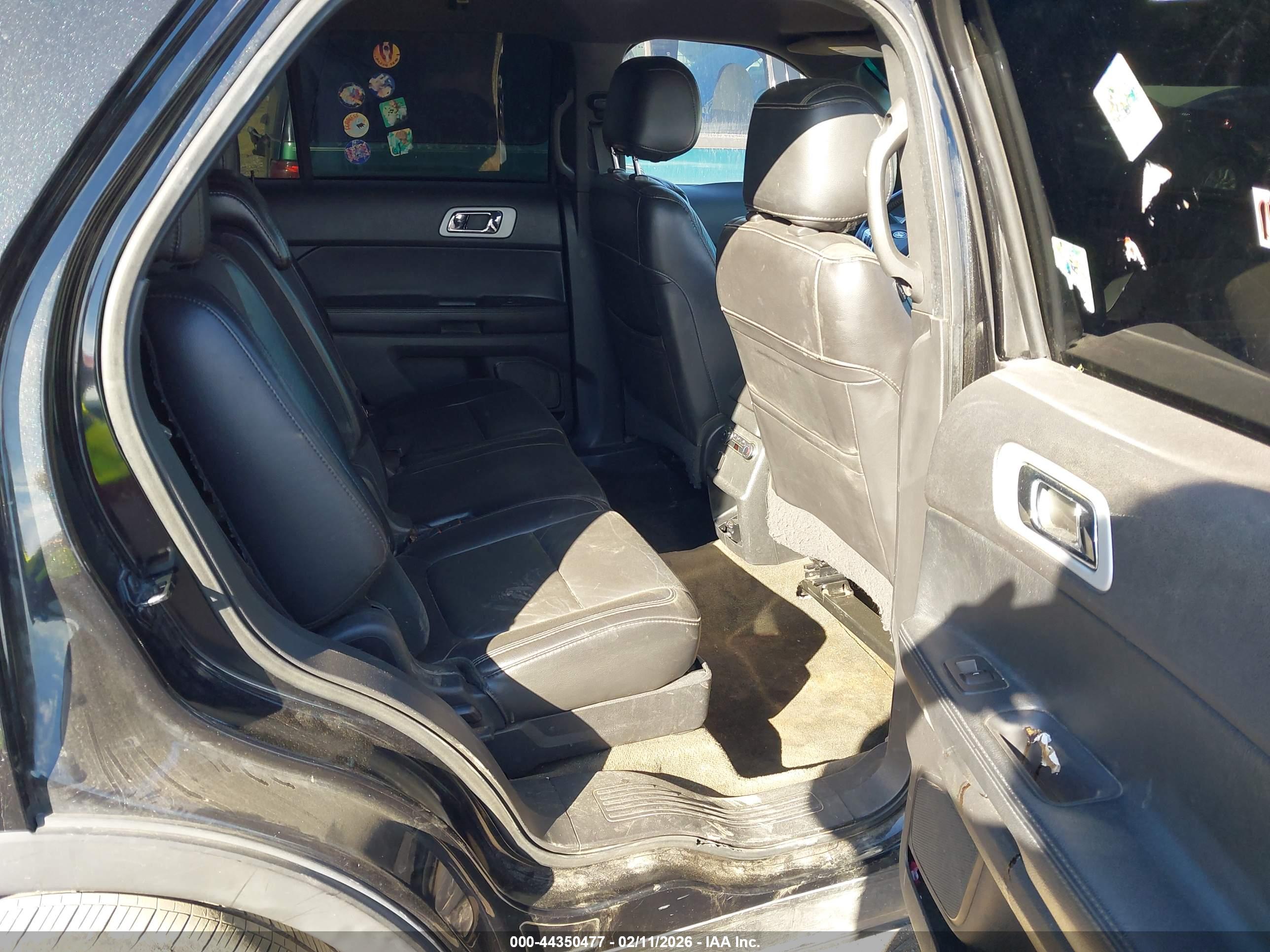 FORD EXPLORER image 8