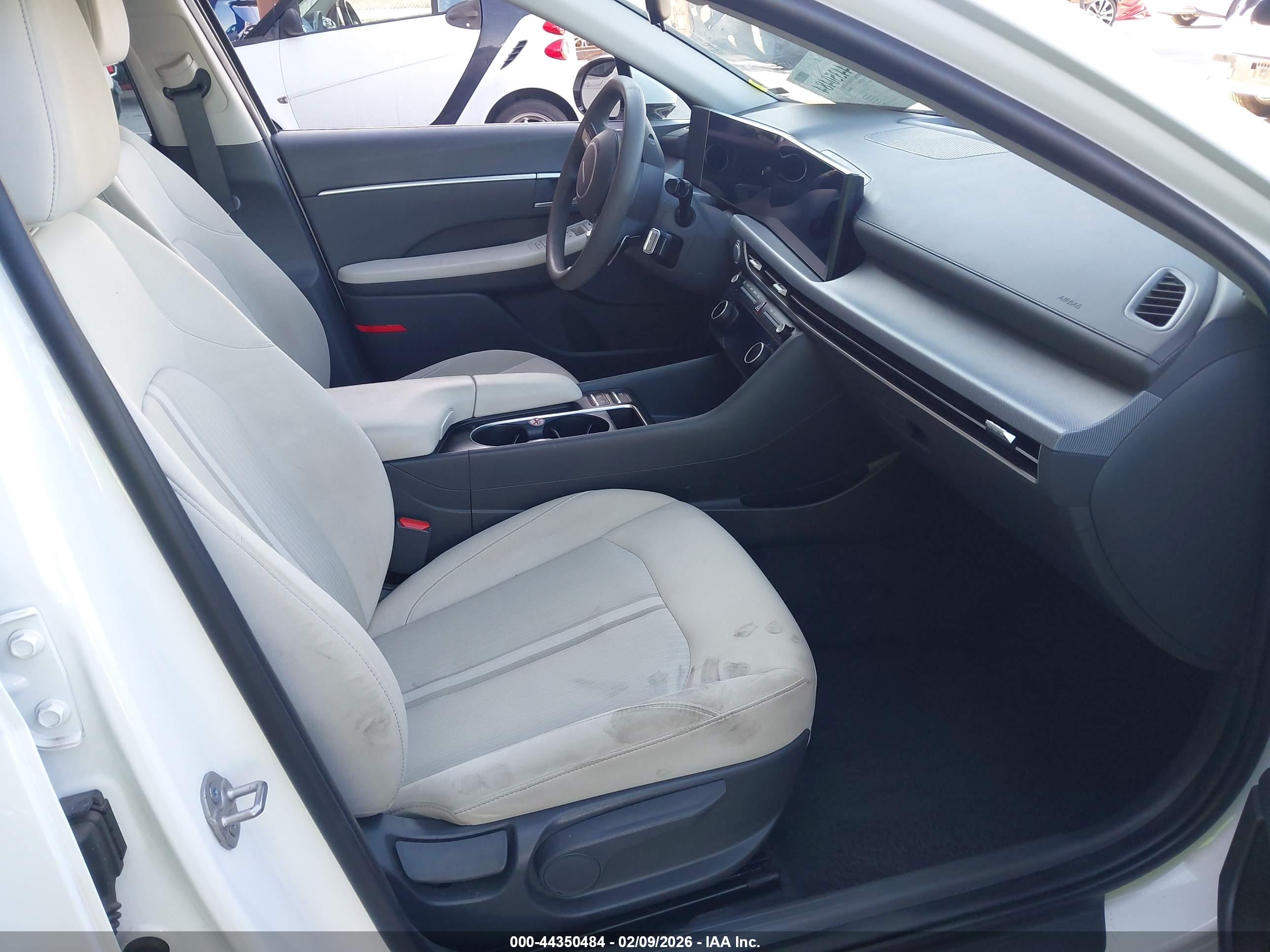 HYUNDAI SONATA image 5