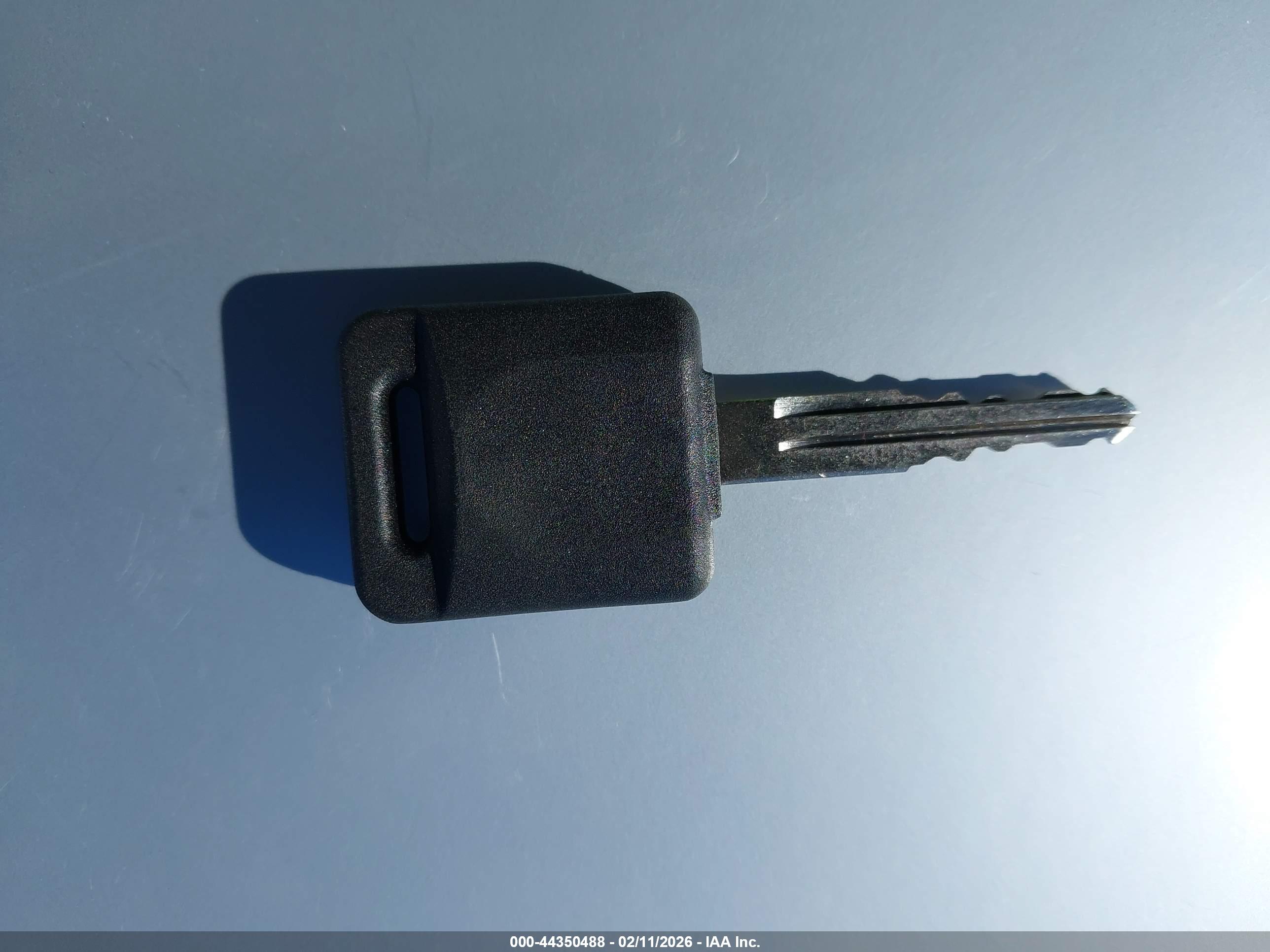 NISSAN VERSA image 11