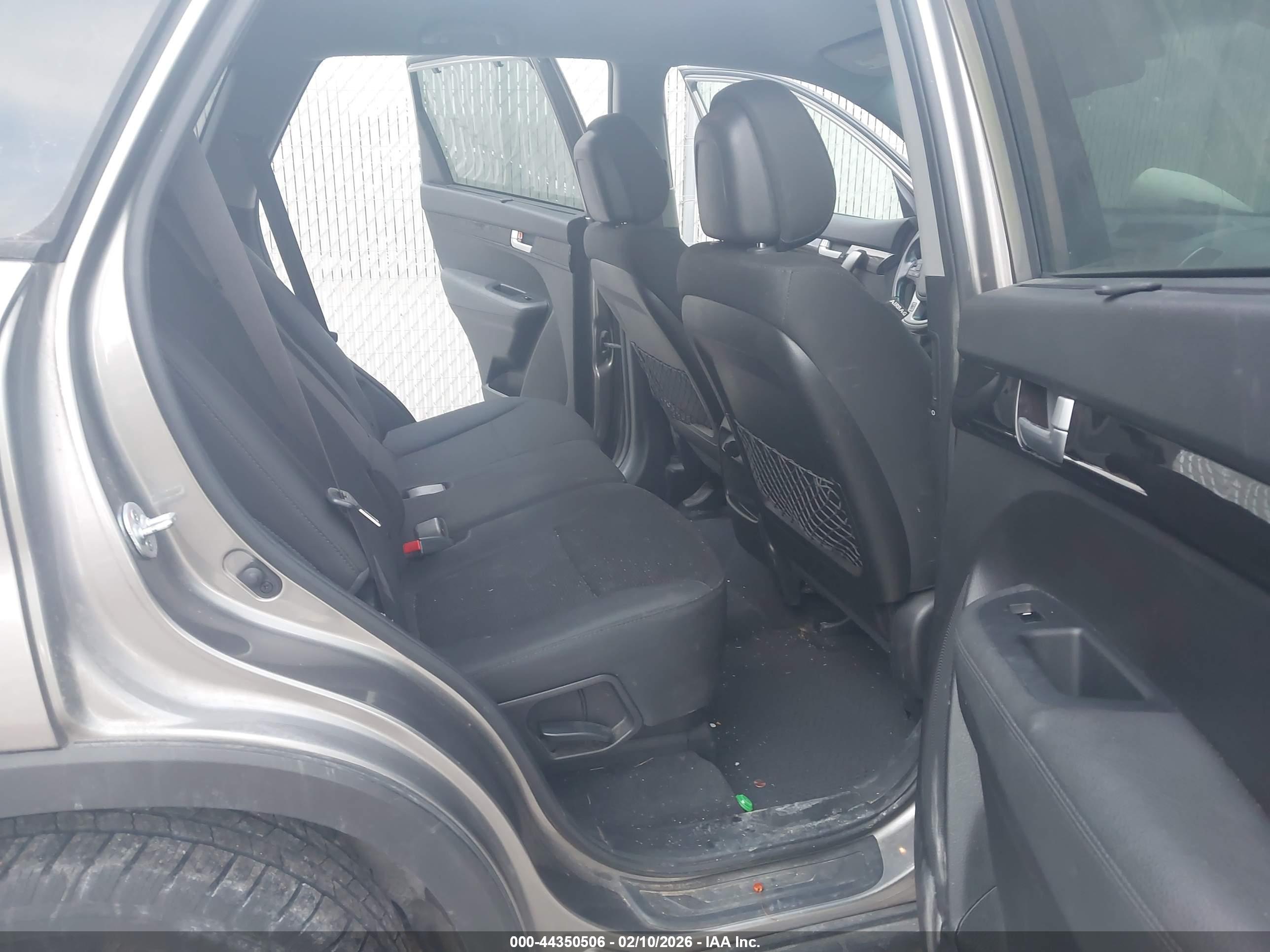 KIA SORENTO image 8