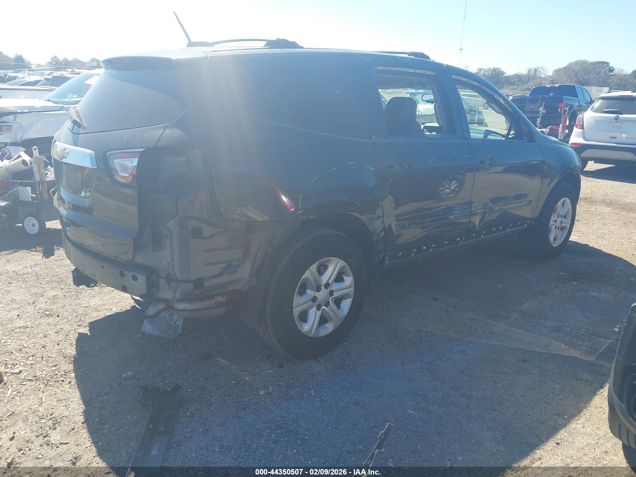 CHEVROLET TRAVERSE image 4