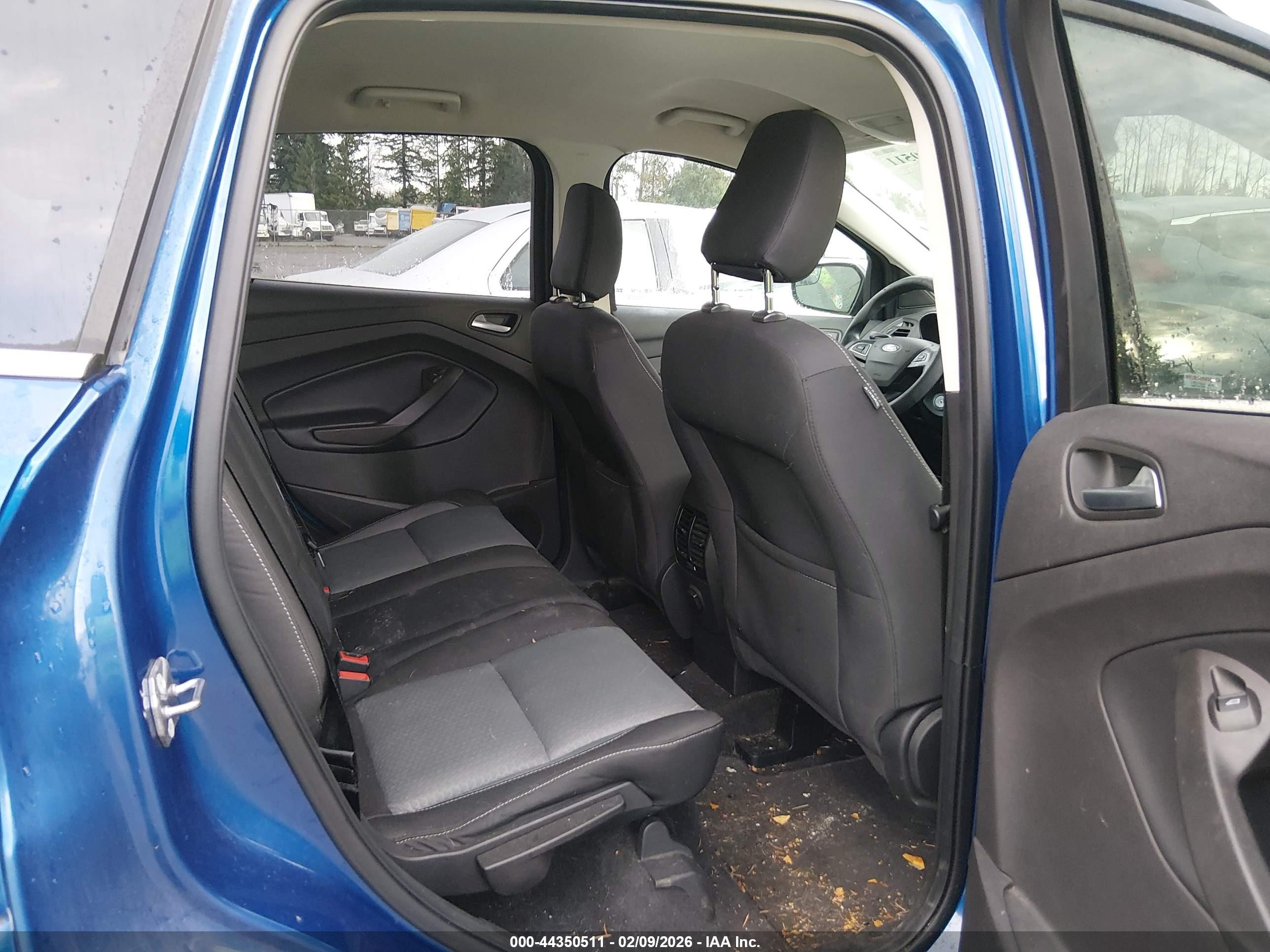 FORD ESCAPE image 8