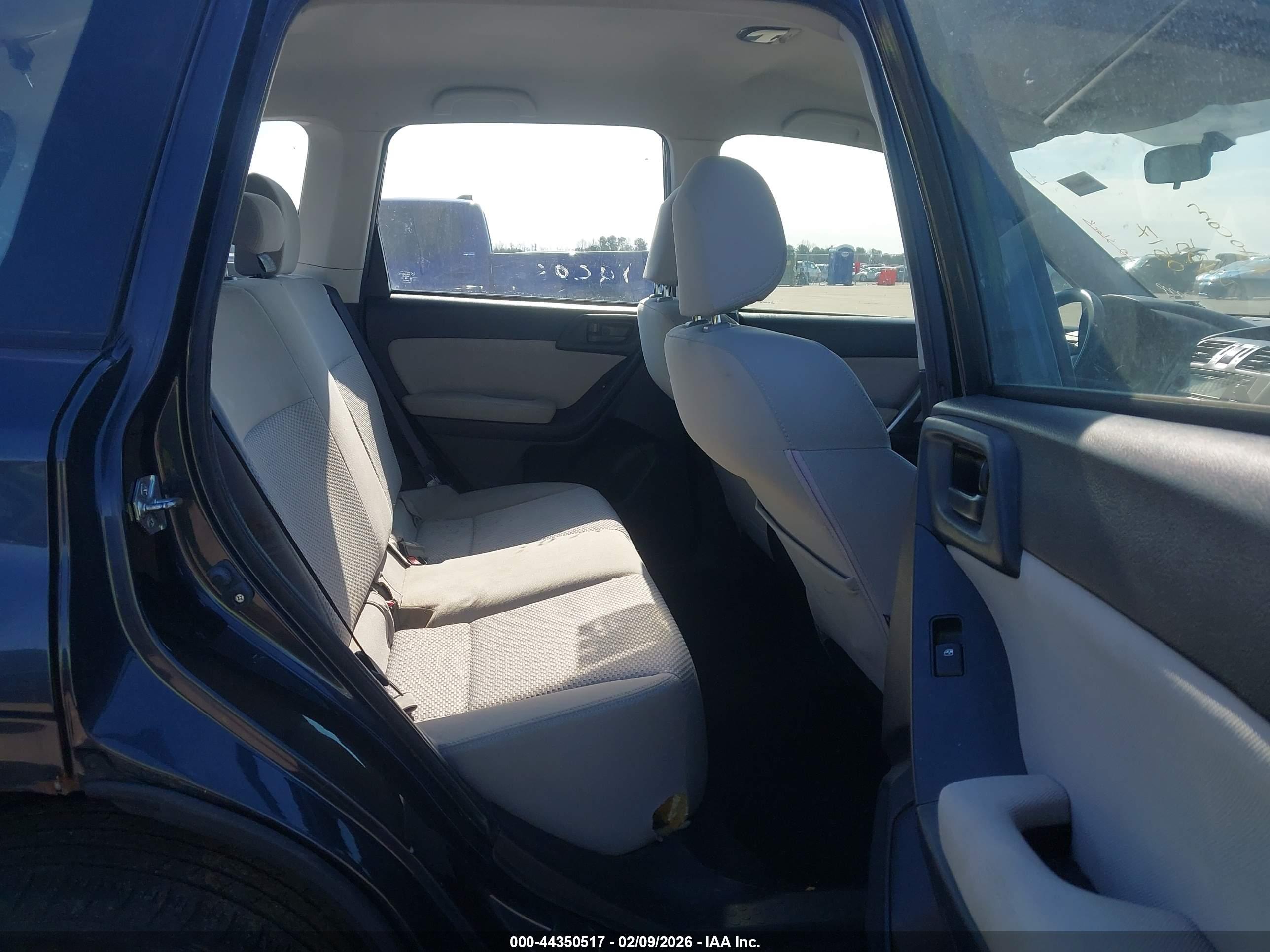 SUBARU FORESTER image 8