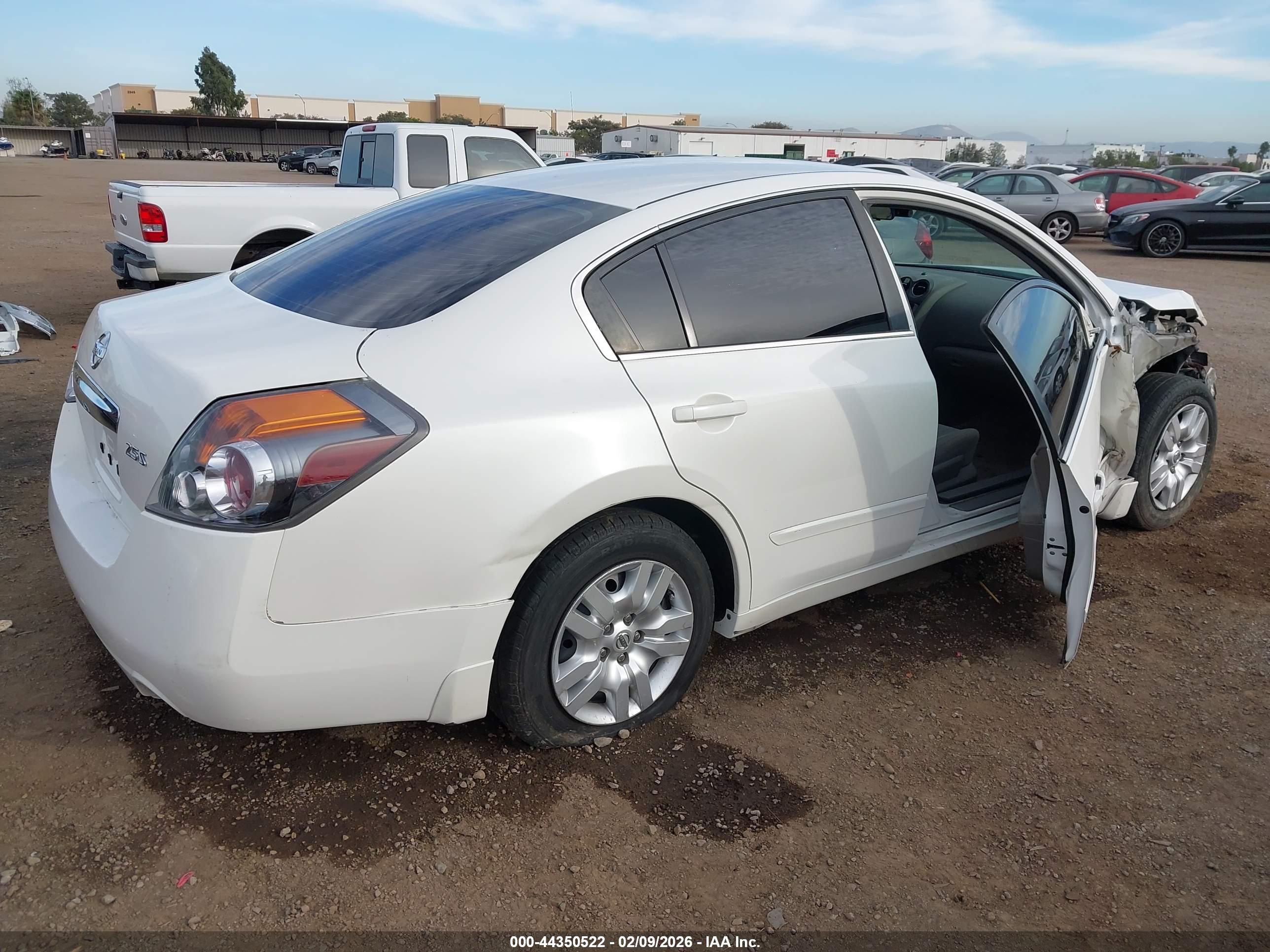 NISSAN ALTIMA image 4