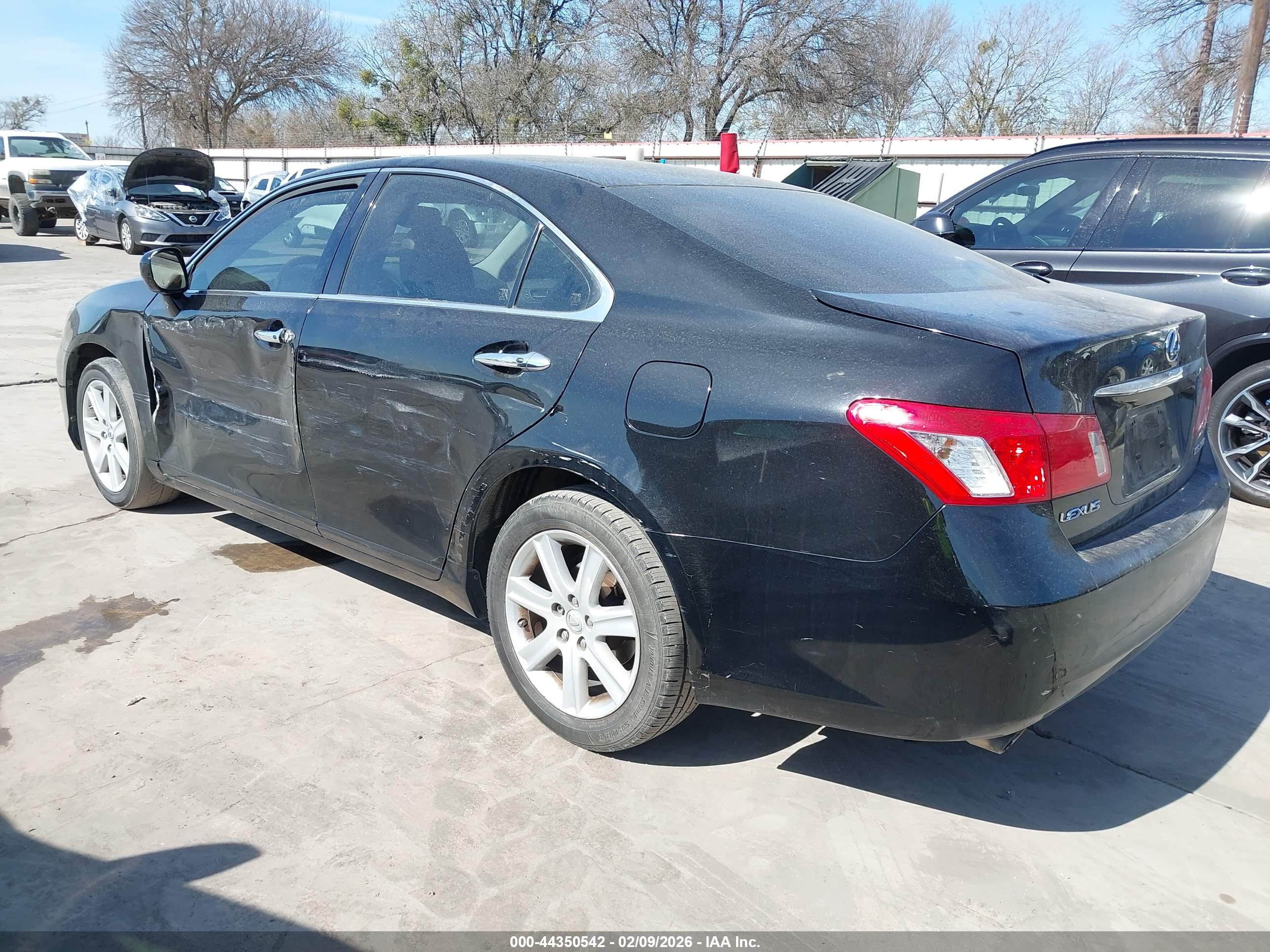 LEXUS ES image 3