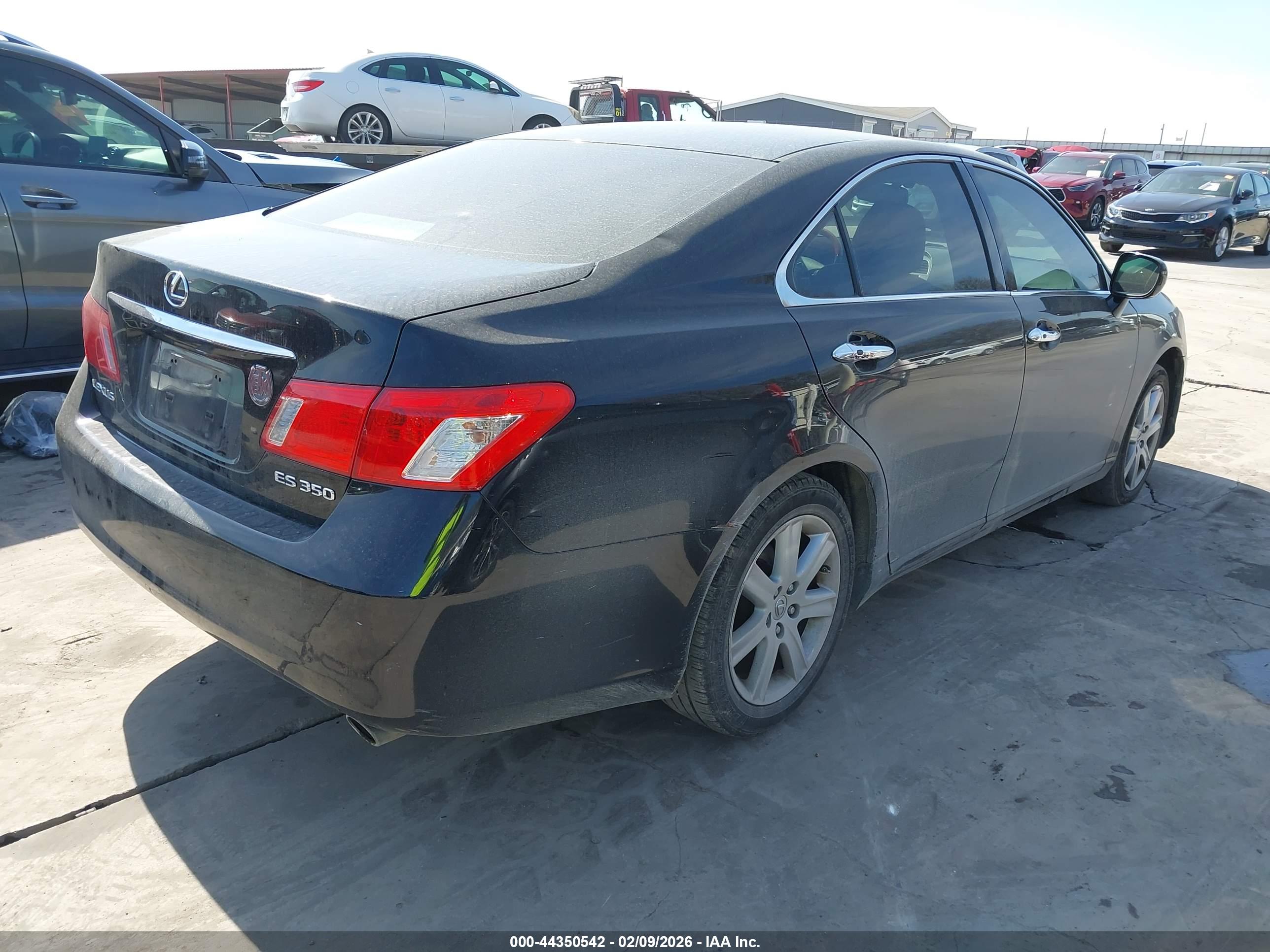LEXUS ES image 4