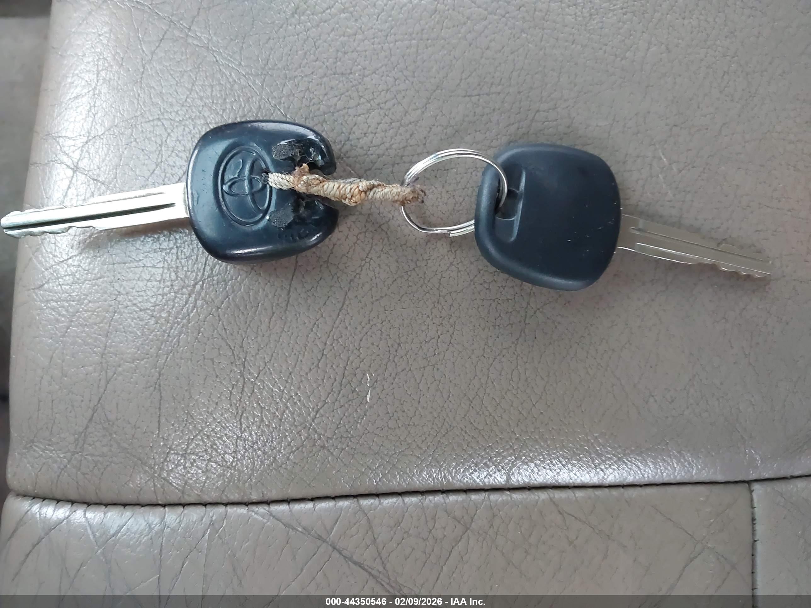 TOYOTA 4RUNNER image 11