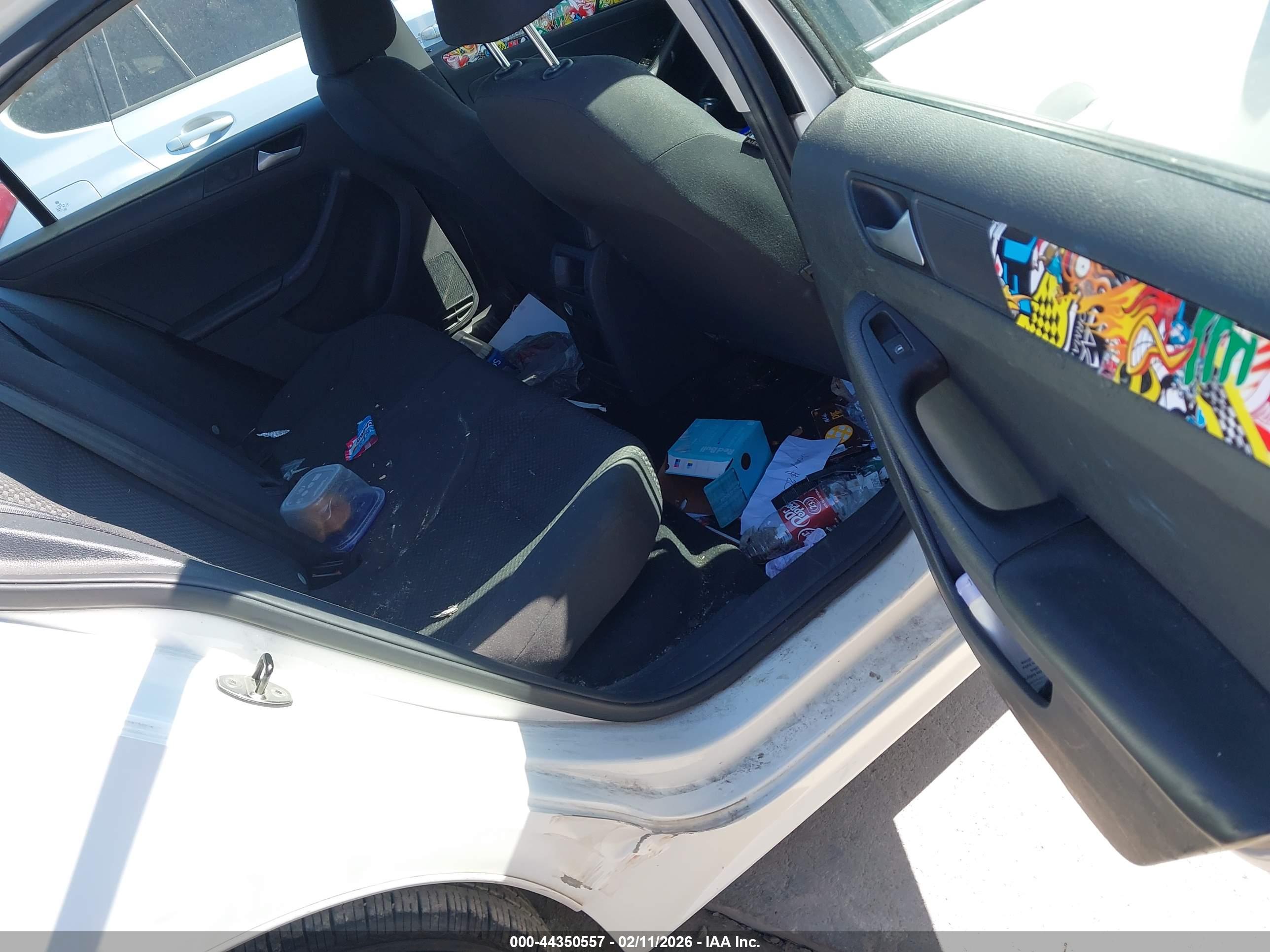 VOLKSWAGEN JETTA image 8